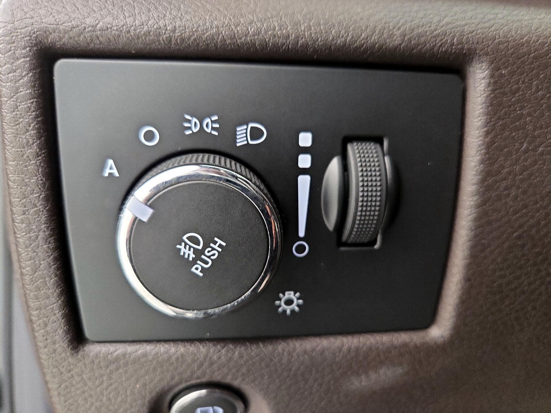 Thumbnail: 2014 Jeep Grand Cherokee - 11