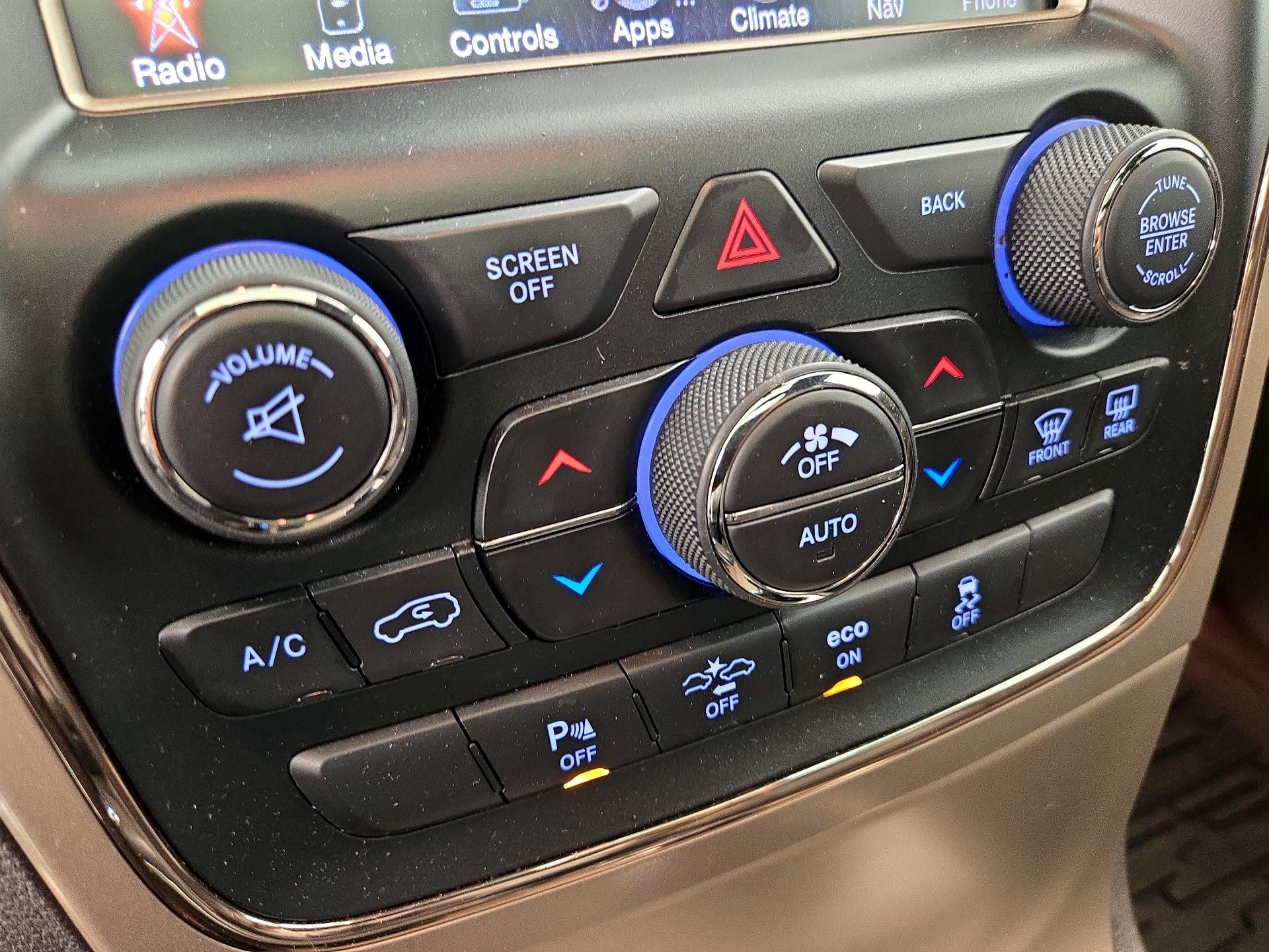 Thumbnail: 2014 Jeep Grand Cherokee - 15