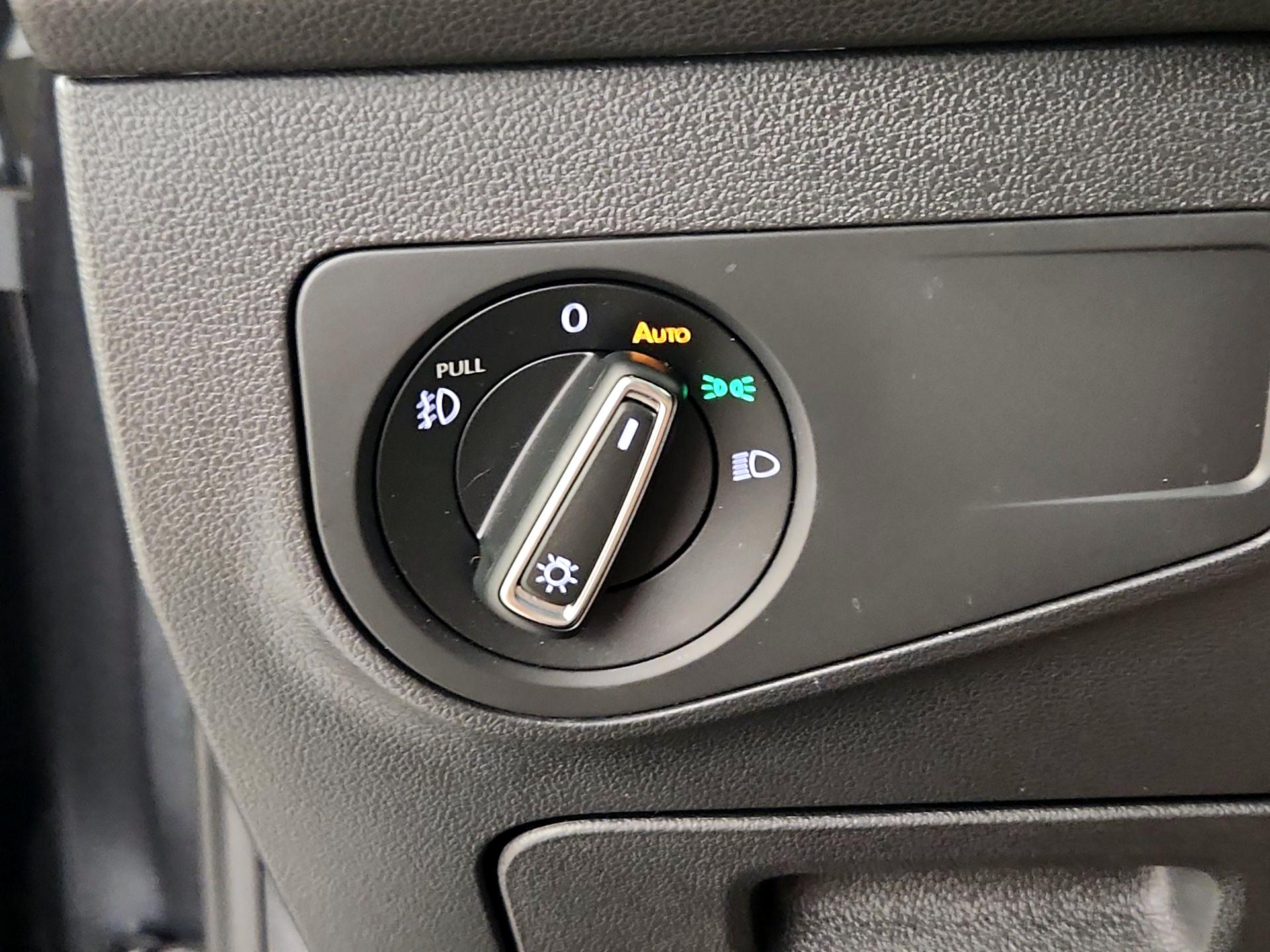 Thumbnail: 2021 Volkswagen Tiguan - 13