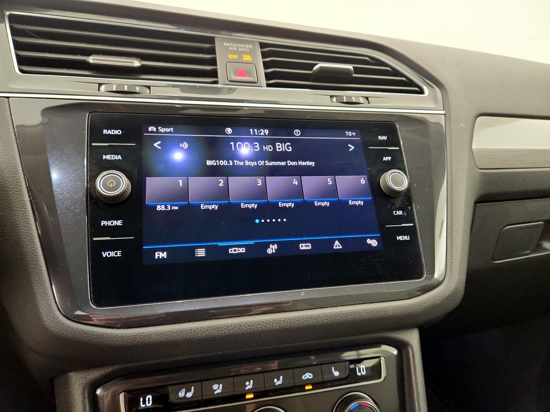 Thumbnail: 2021 Volkswagen Tiguan - 15