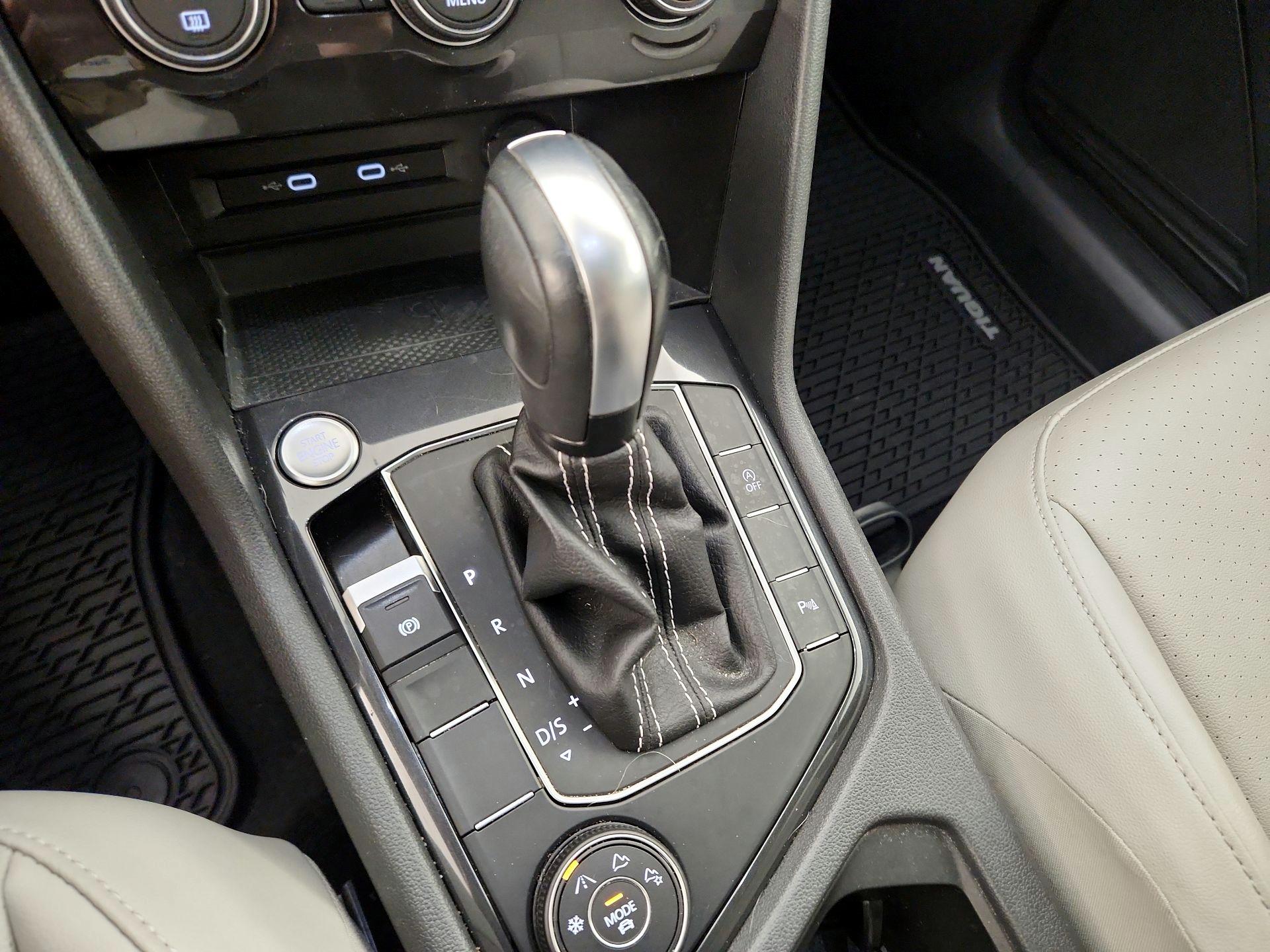 Thumbnail: 2021 Volkswagen Tiguan - 17