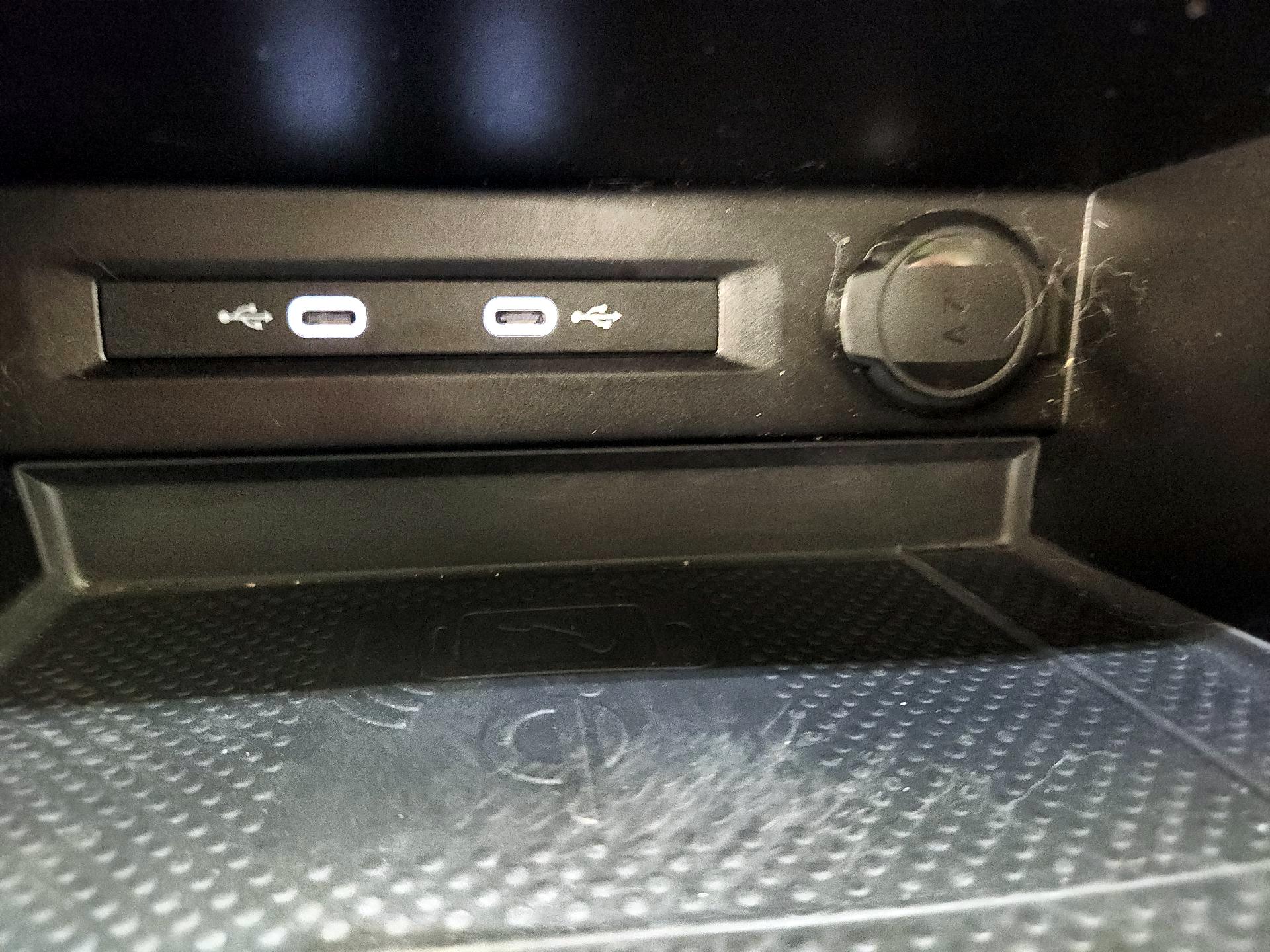 Thumbnail: 2021 Volkswagen Tiguan - 18