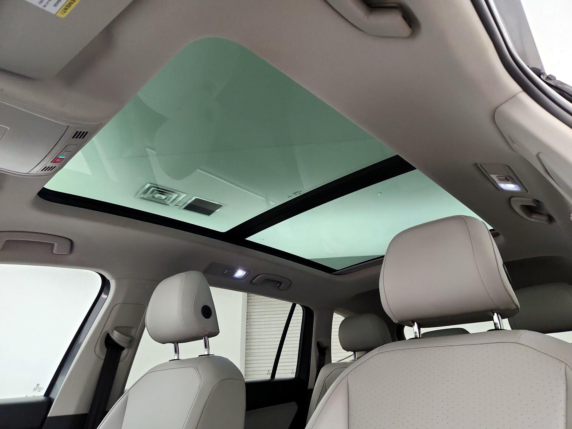 Thumbnail: 2021 Volkswagen Tiguan - 19