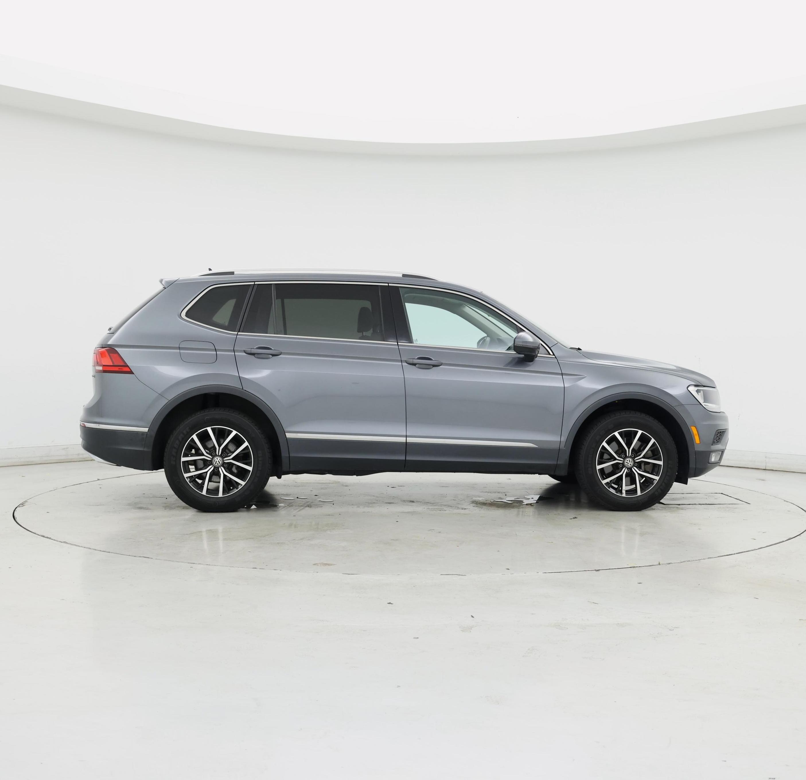 Thumbnail: 2021 Volkswagen Tiguan - 7