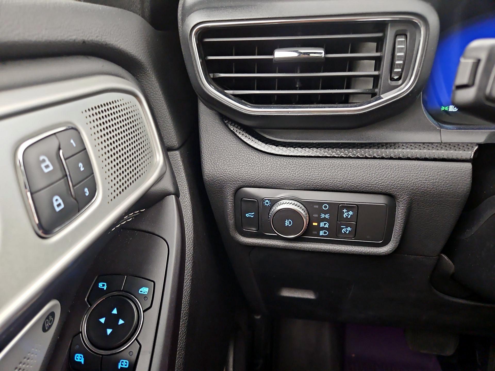 Thumbnail: 2020 Ford Explorer - 13