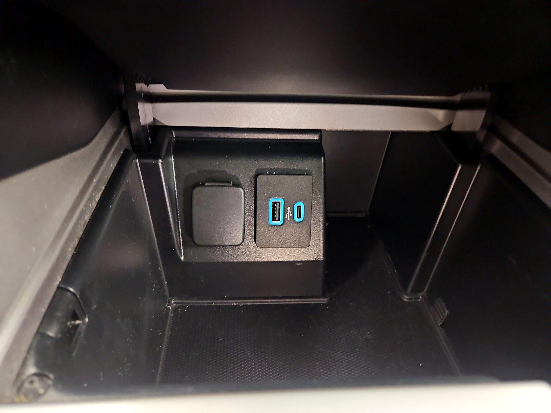 Thumbnail: 2020 Ford Explorer - 19