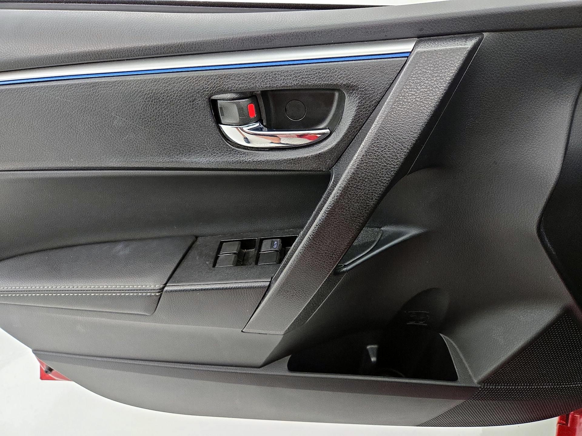 Thumbnail: 2015 Toyota Corolla - 12