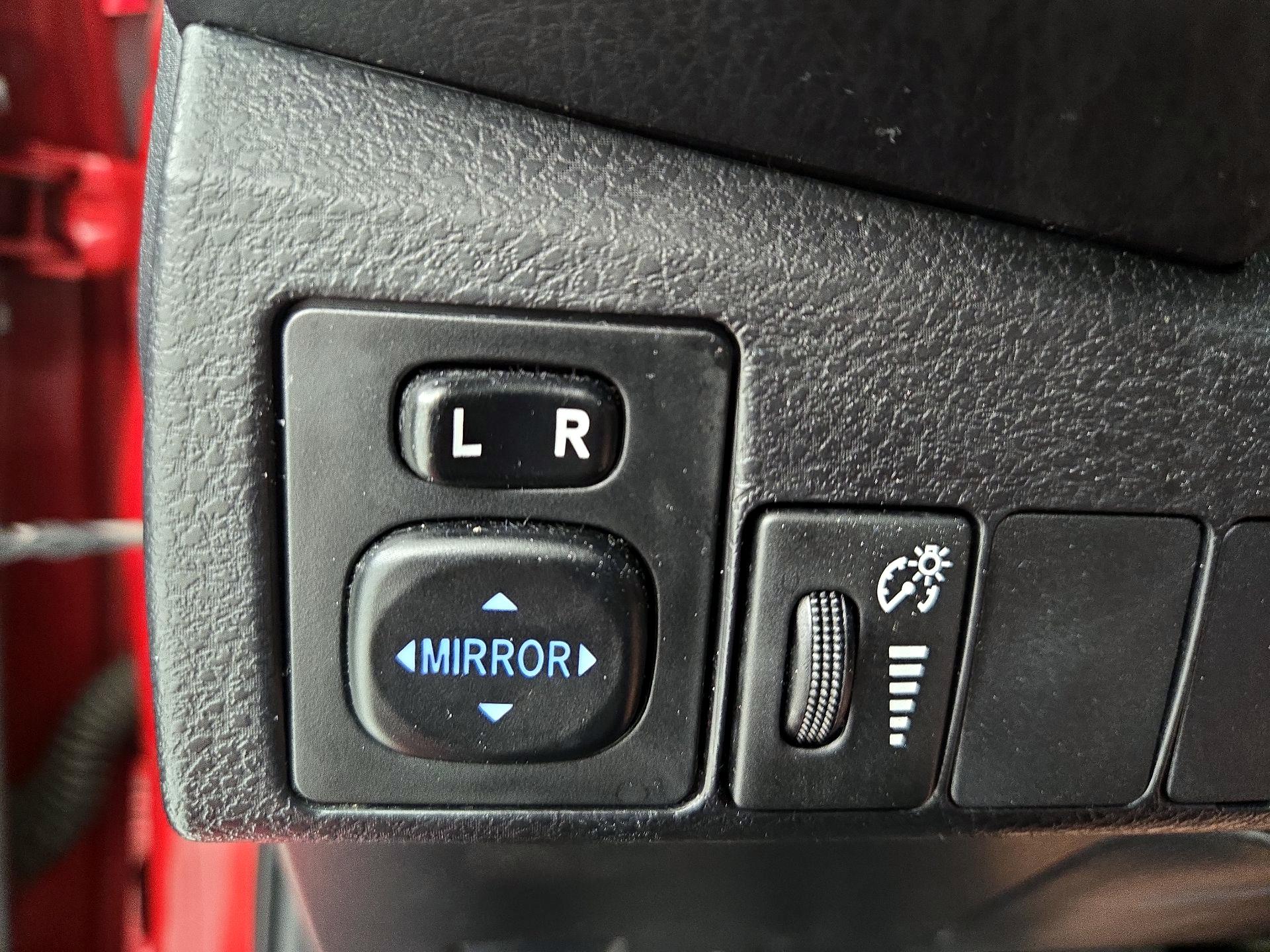 Thumbnail: 2015 Toyota Corolla - 13