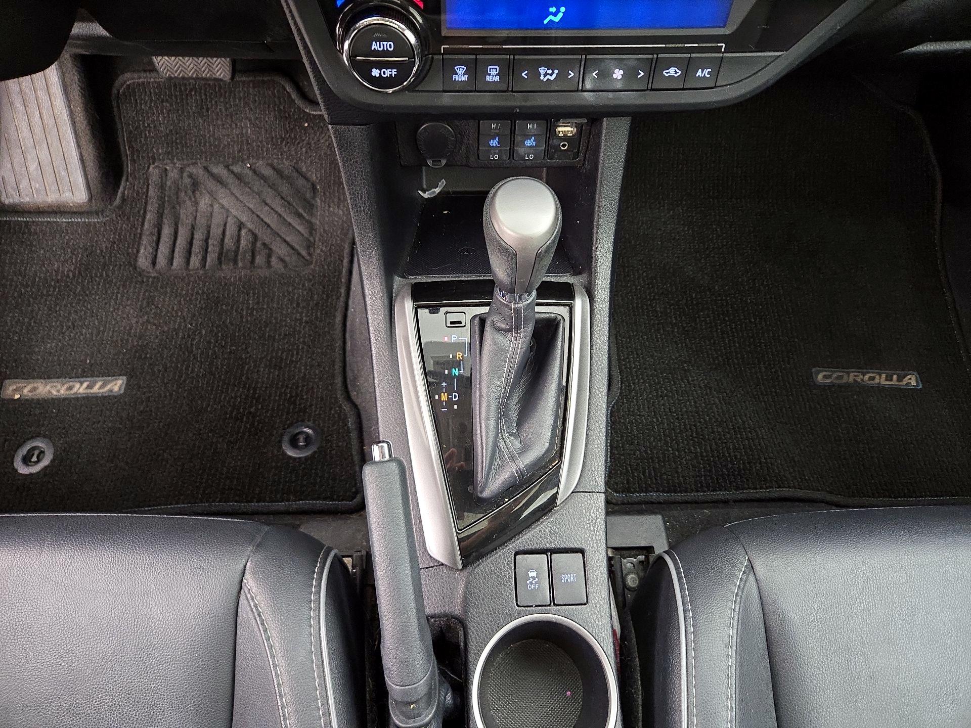 Thumbnail: 2015 Toyota Corolla - 18