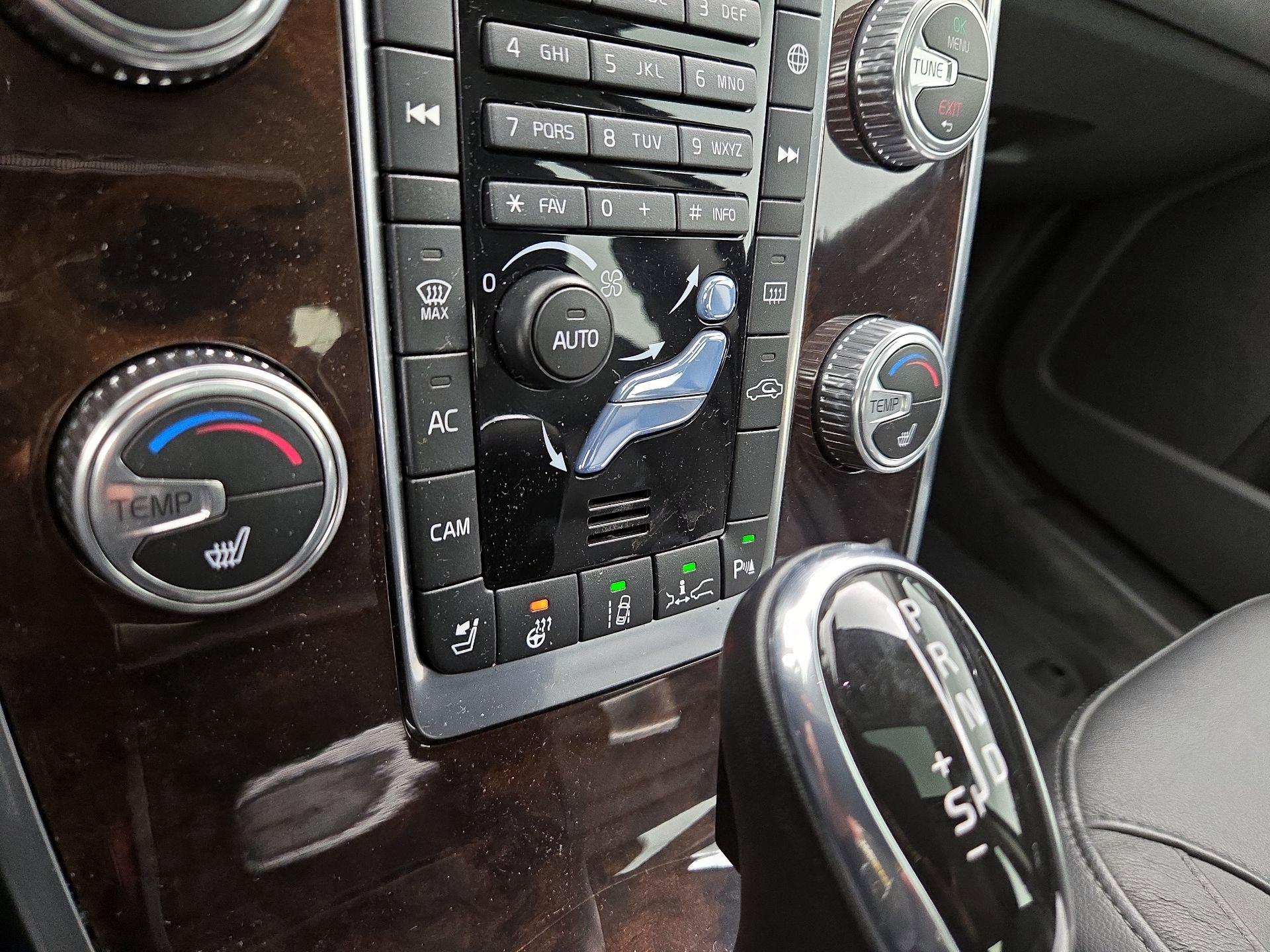 Thumbnail: 2015 Volvo S80 - 17