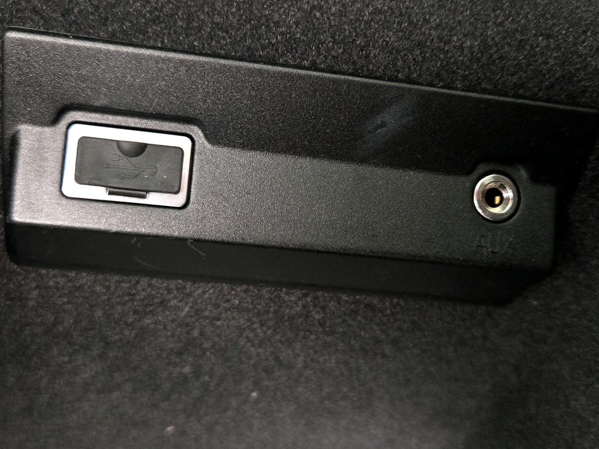 Thumbnail: 2015 Volvo S80 - 19
