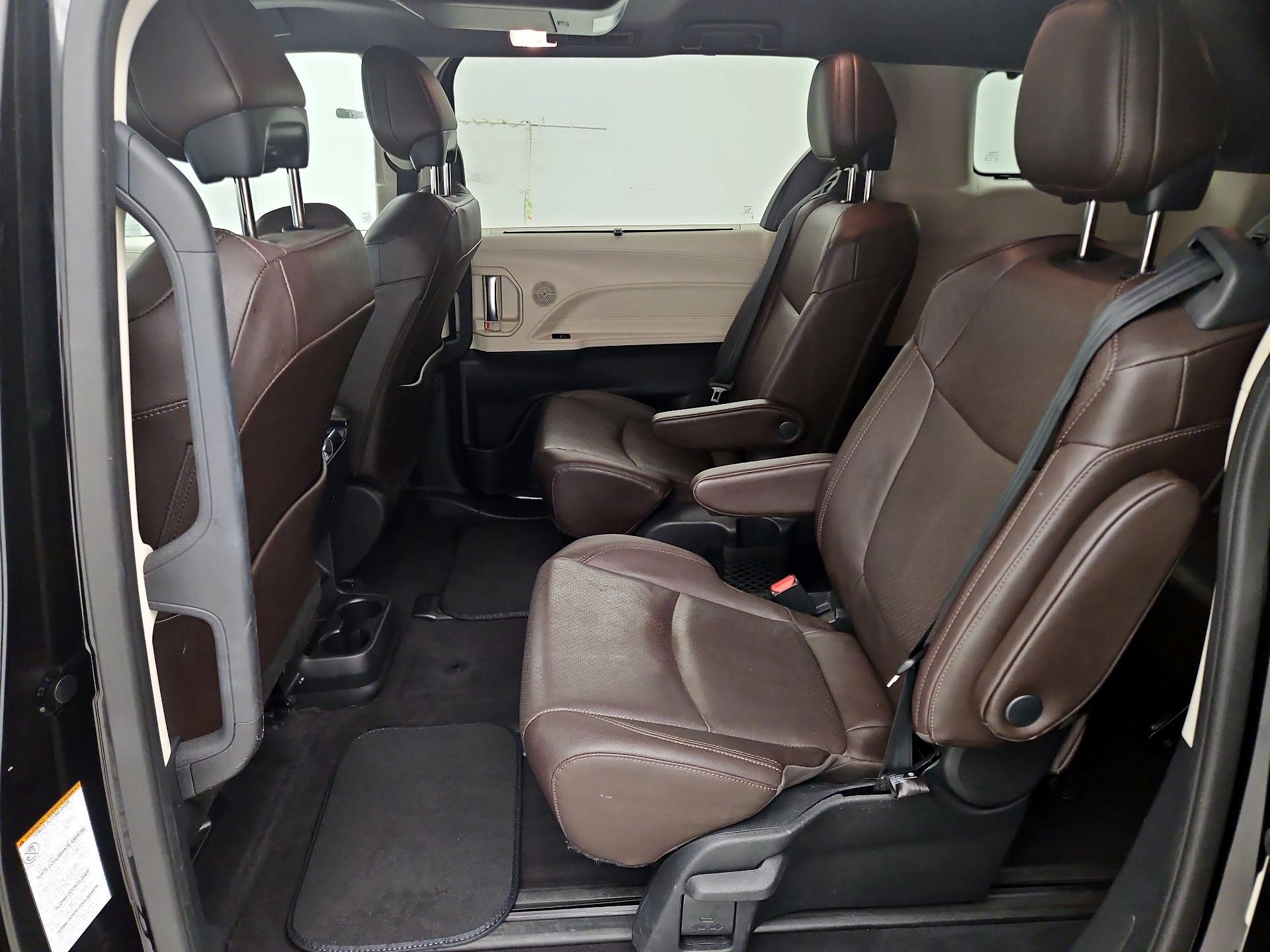 Thumbnail: 2021 Toyota Sienna - 19