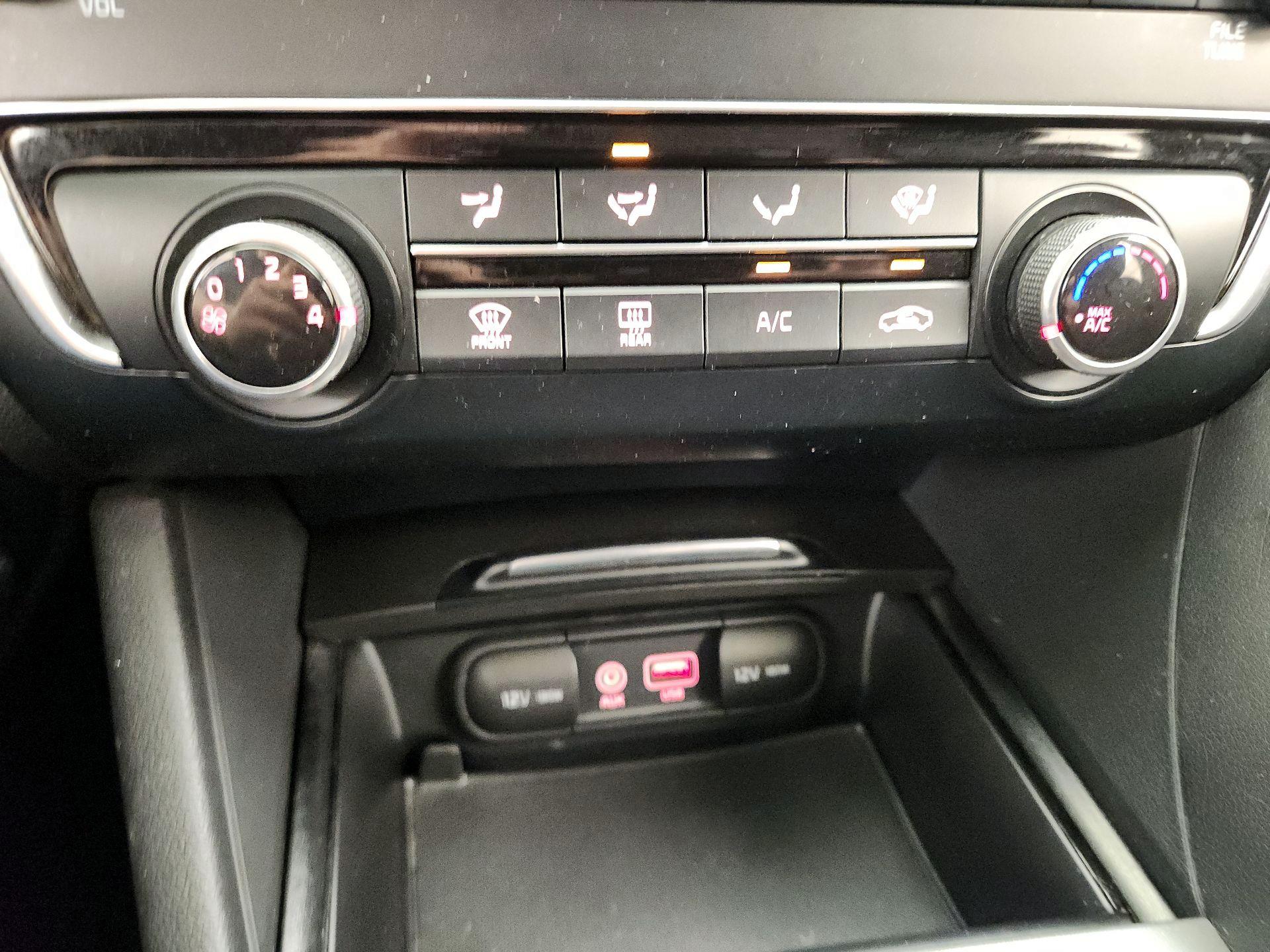 Thumbnail: 2018 Kia Optima - 16