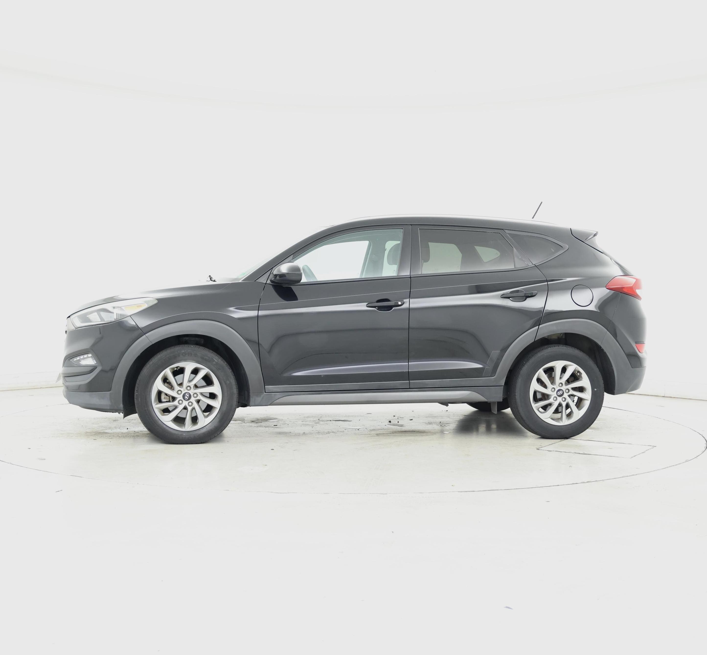 Thumbnail: 2016 Hyundai Tucson - 3