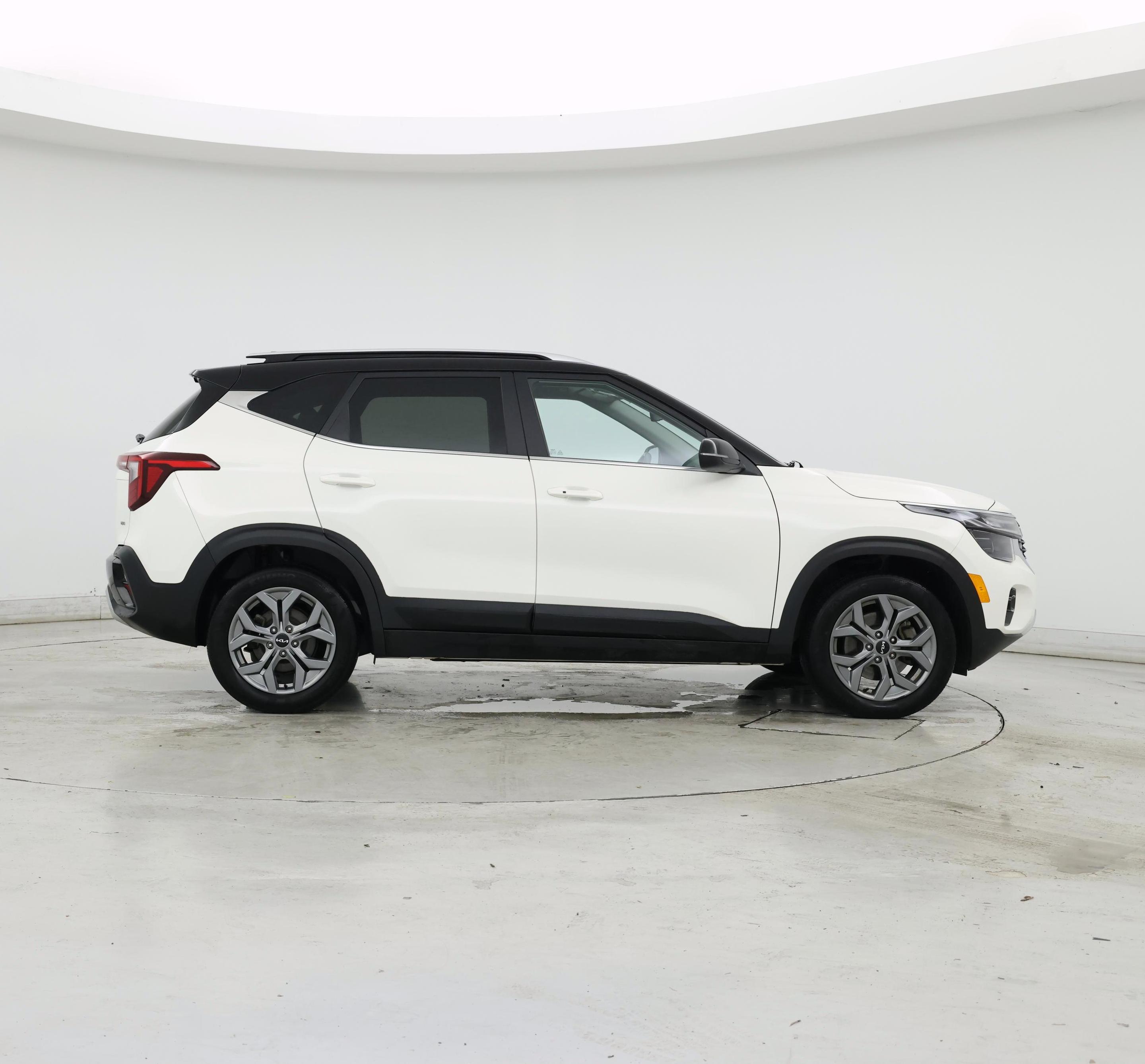 Thumbnail: 2024 Kia Seltos - 7