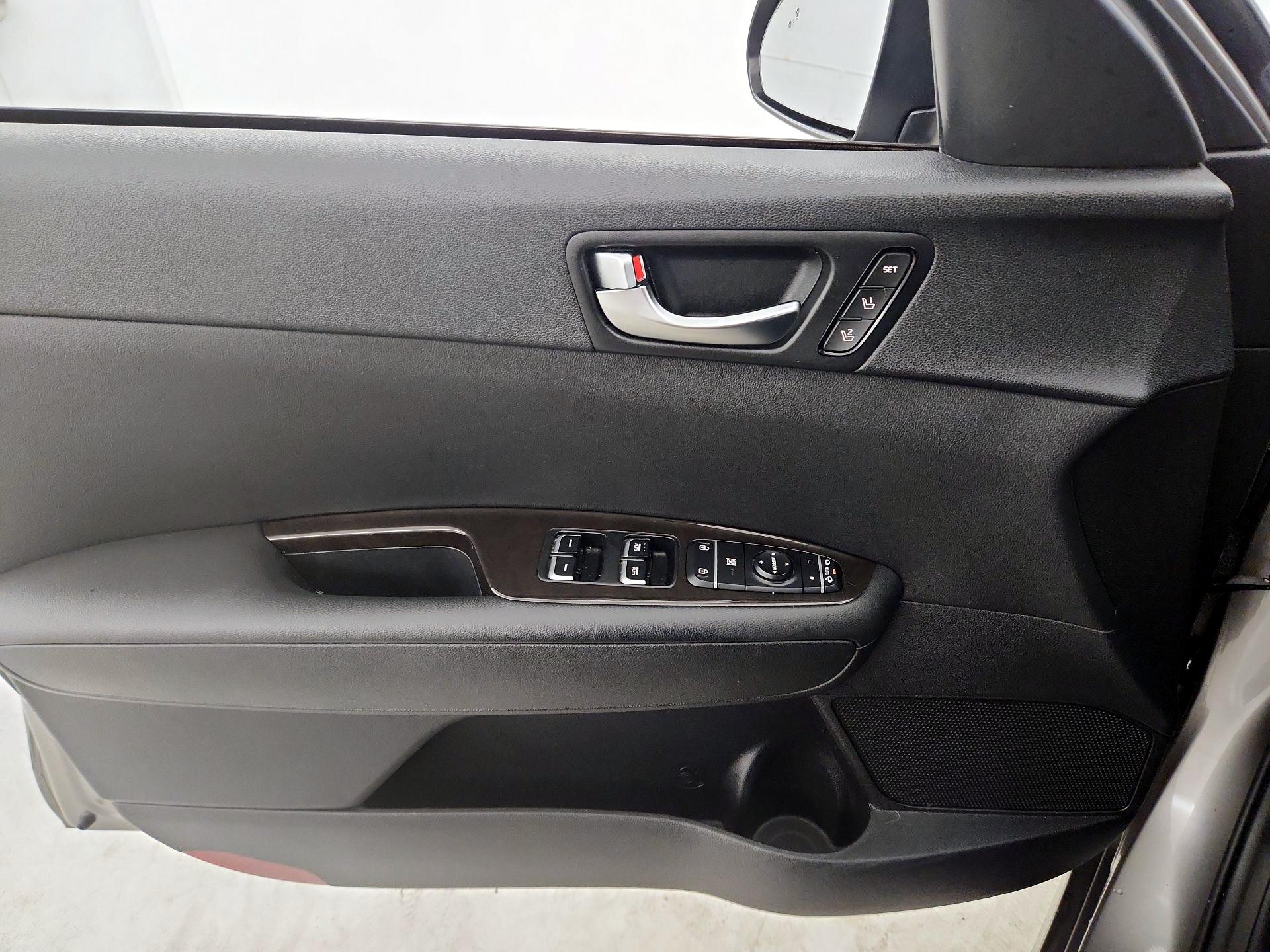 Thumbnail: 2016 Kia Optima - 12