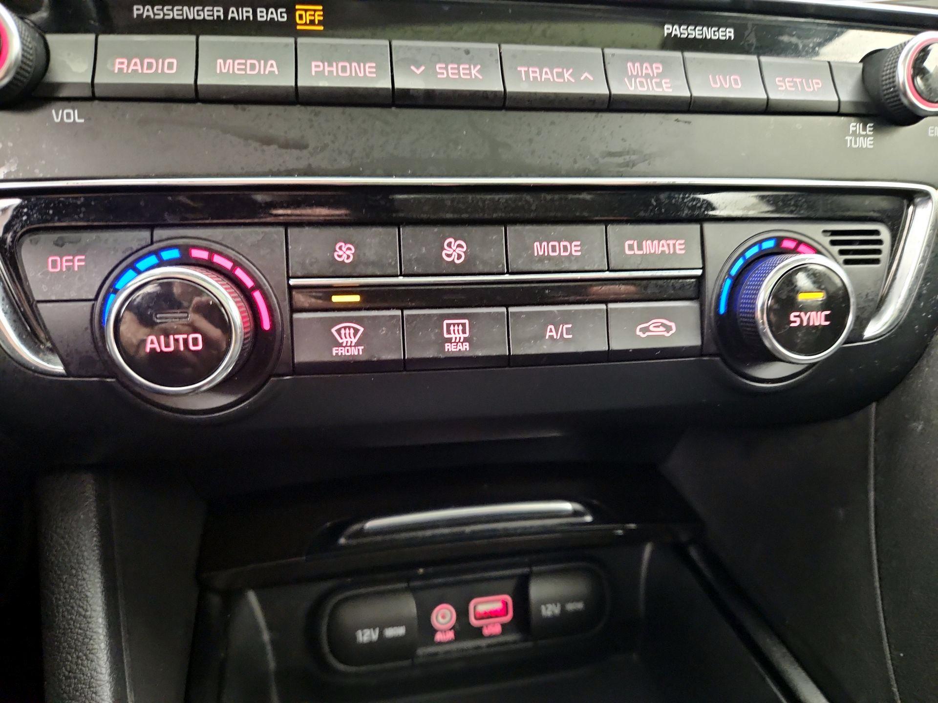 Thumbnail: 2016 Kia Optima - 17