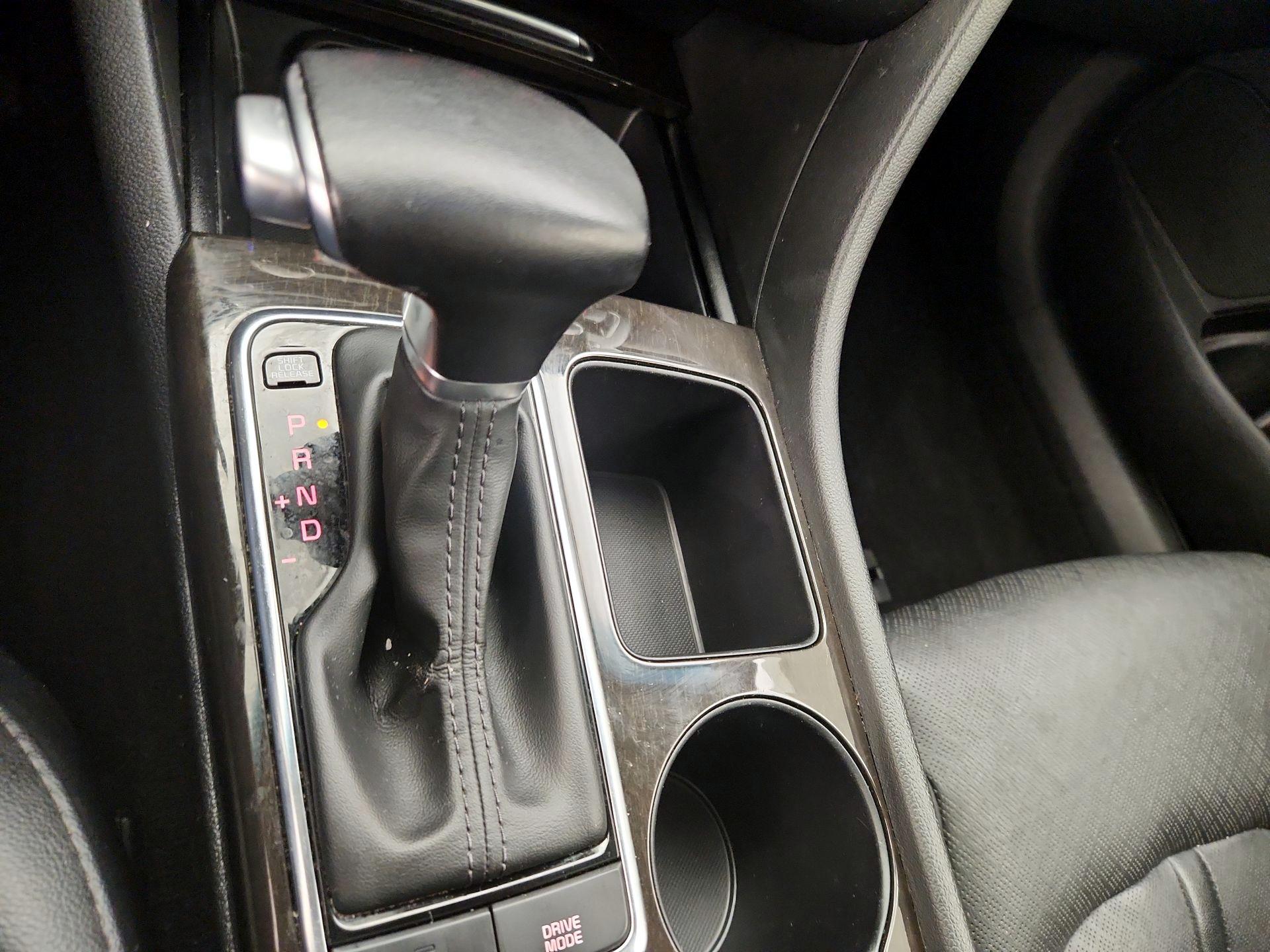 Thumbnail: 2016 Kia Optima - 18