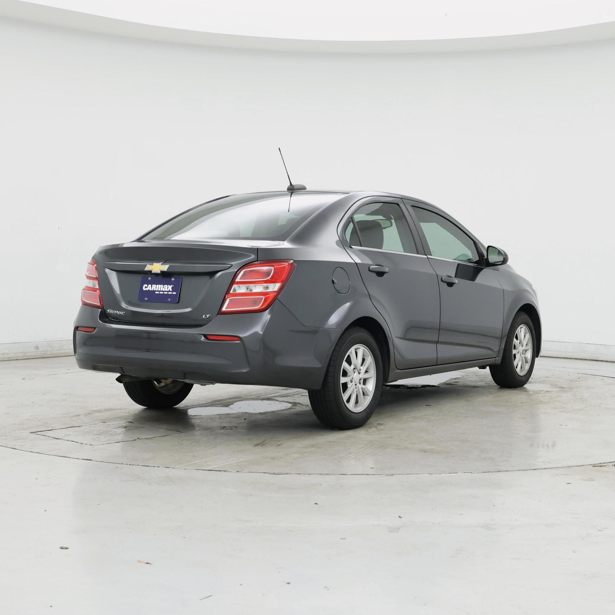 Thumbnail: 2018 Chevrolet Sonic - 8