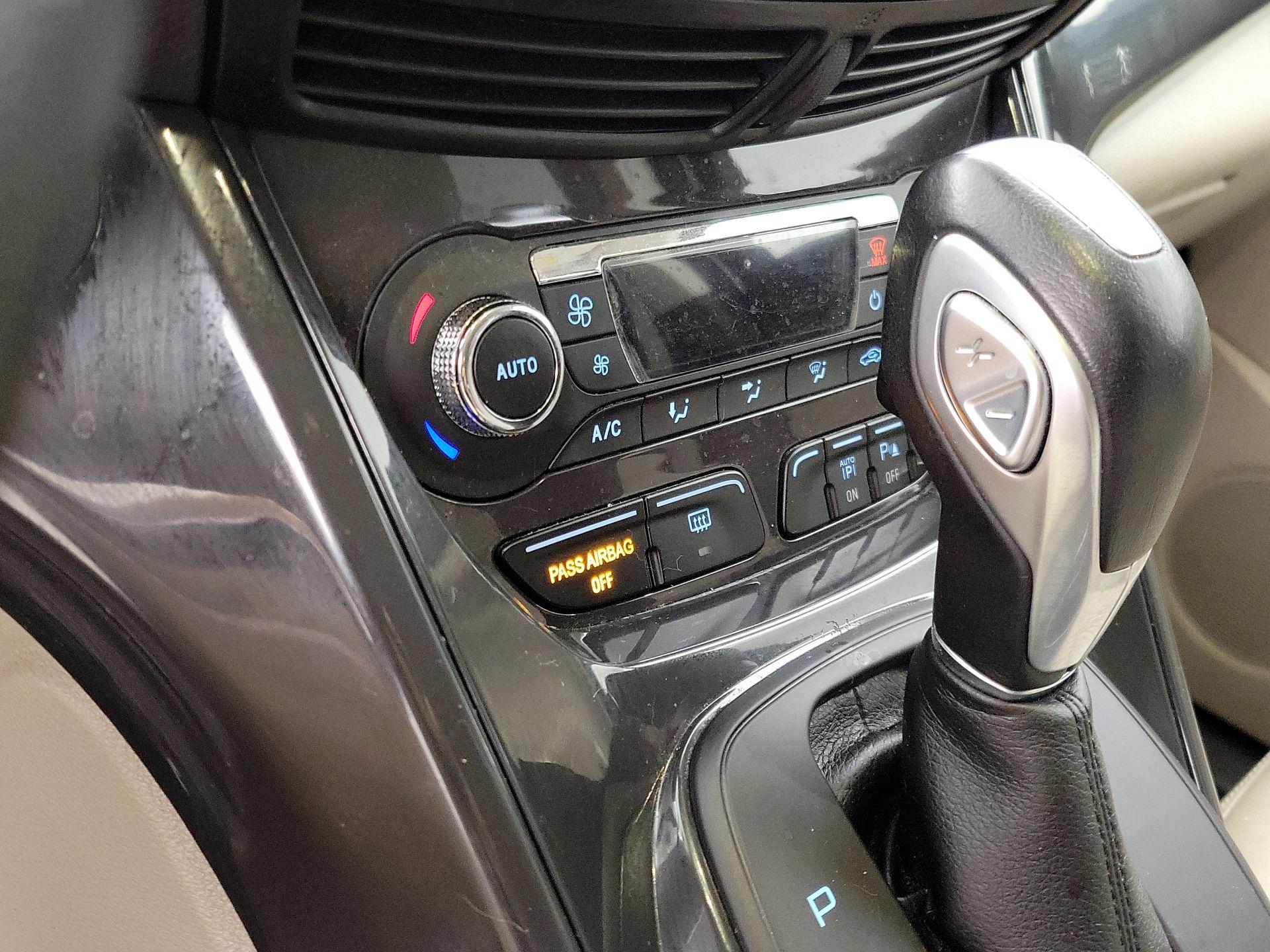 Thumbnail: 2015 Ford Escape - 16