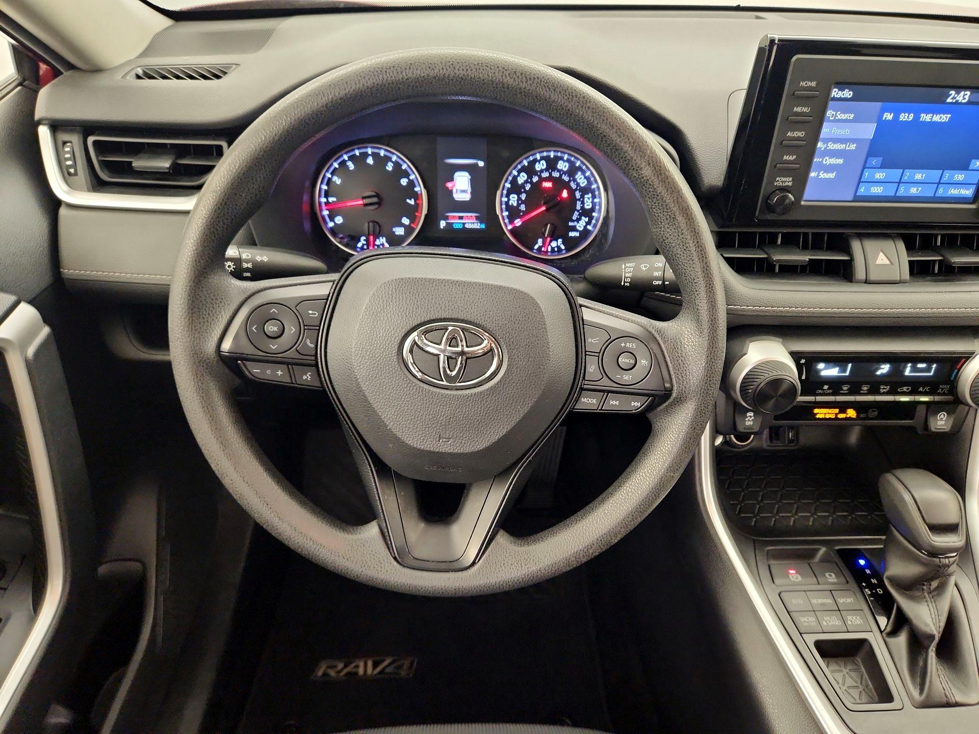Thumbnail: 2019 Toyota RAV4 - 10