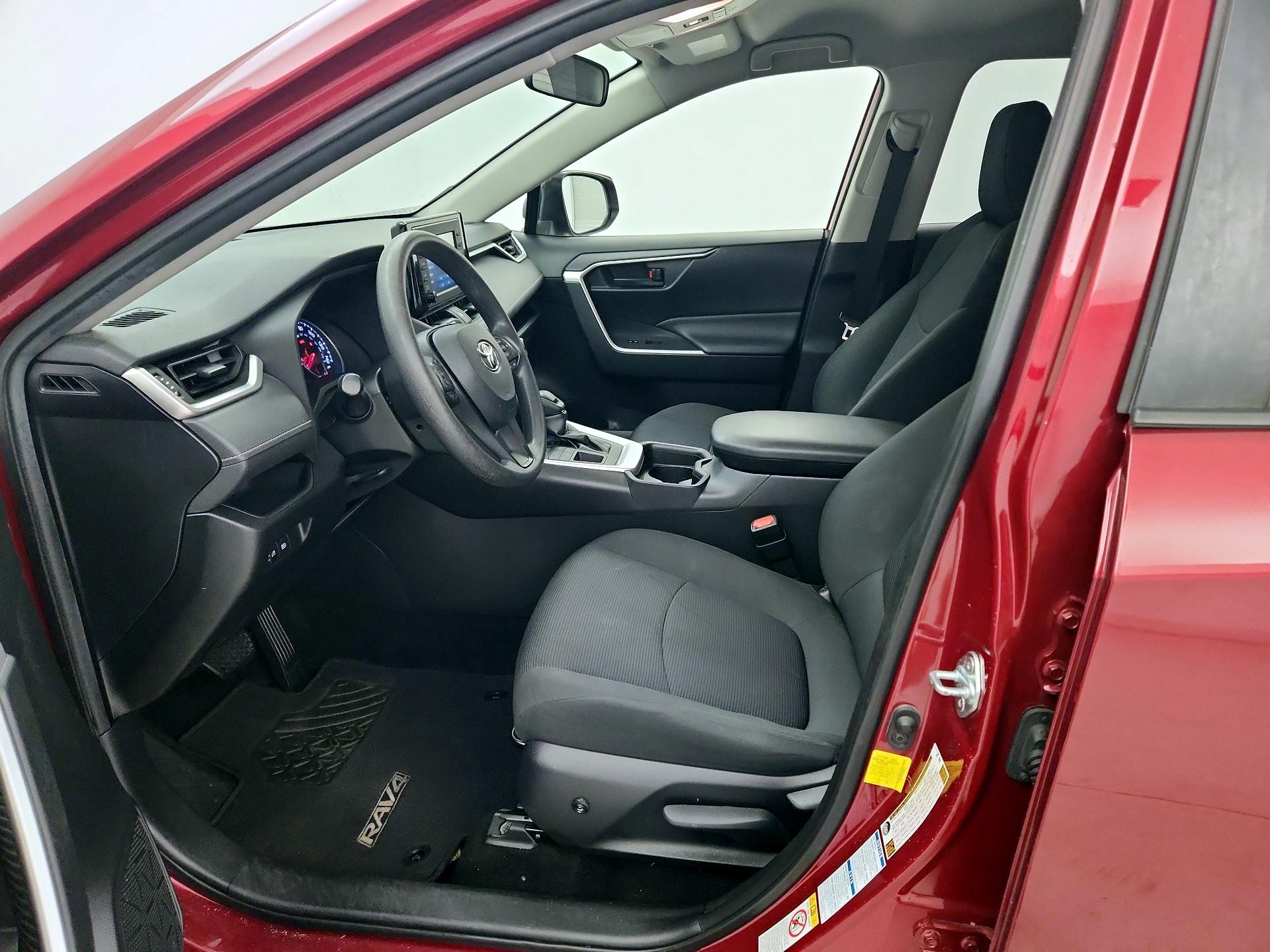 Thumbnail: 2019 Toyota RAV4 - 11