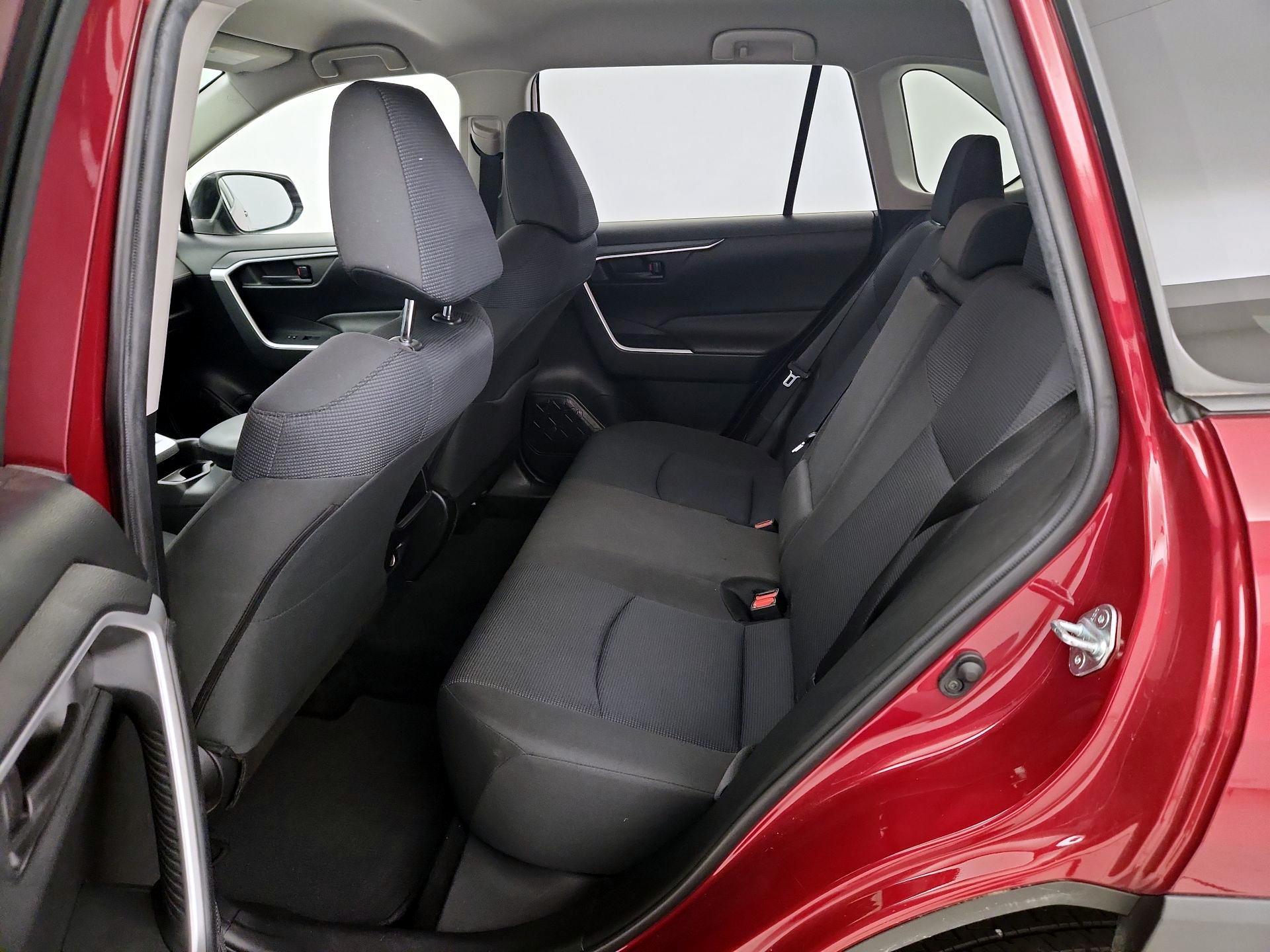 Thumbnail: 2019 Toyota RAV4 - 19