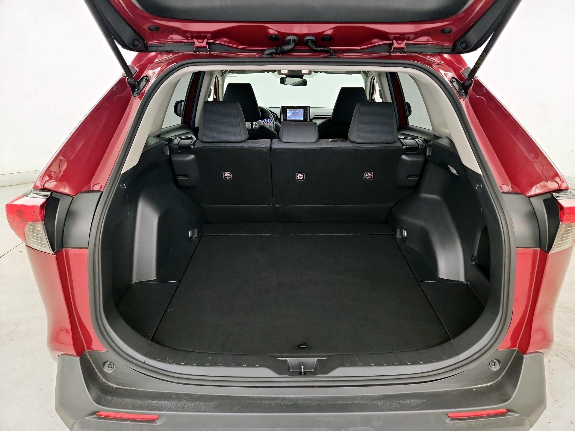 Thumbnail: 2019 Toyota RAV4 - 20