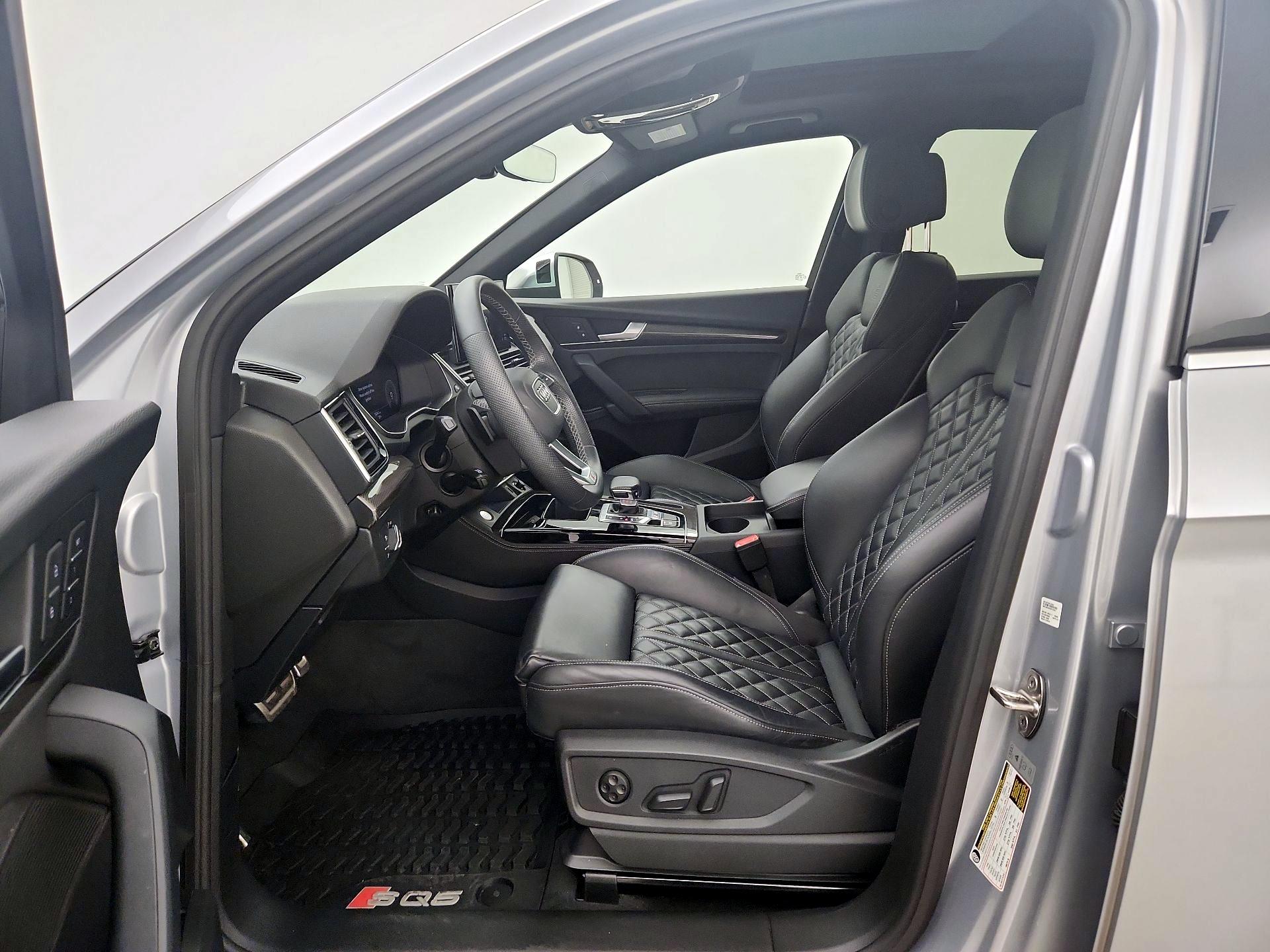 Thumbnail: 2023 Audi SQ5 - 11
