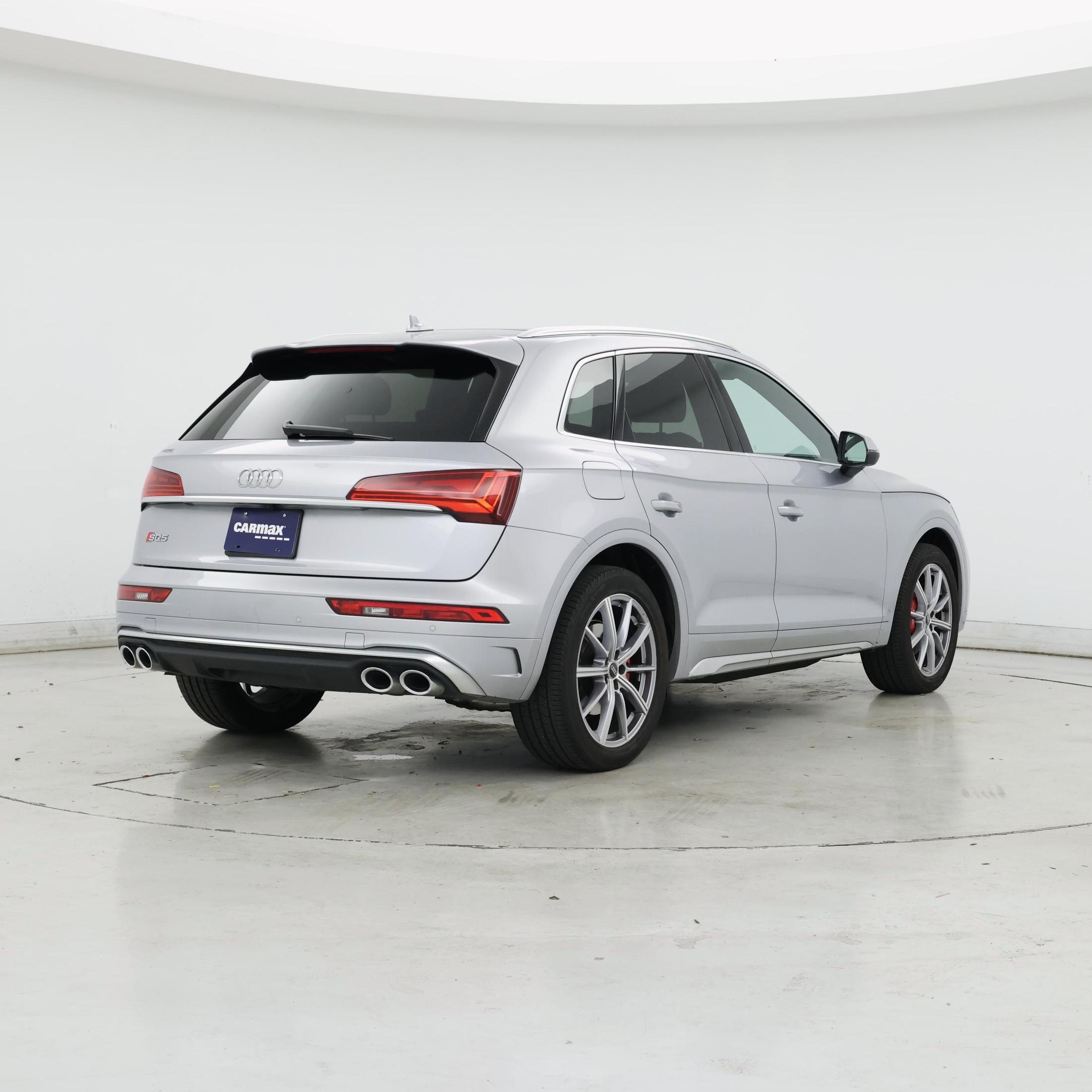Thumbnail: 2023 Audi SQ5 - 8