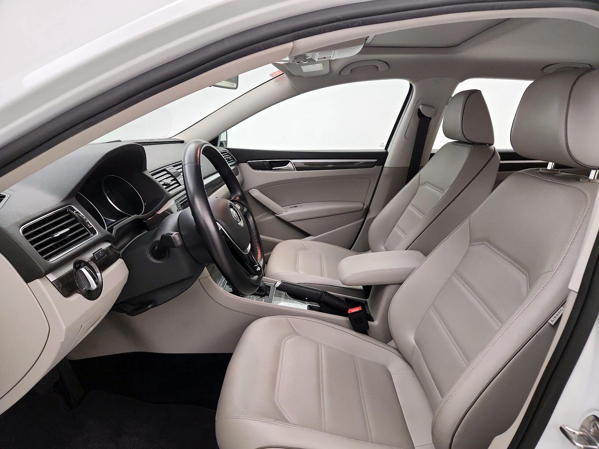 Thumbnail: 2018 Volkswagen Passat - 11