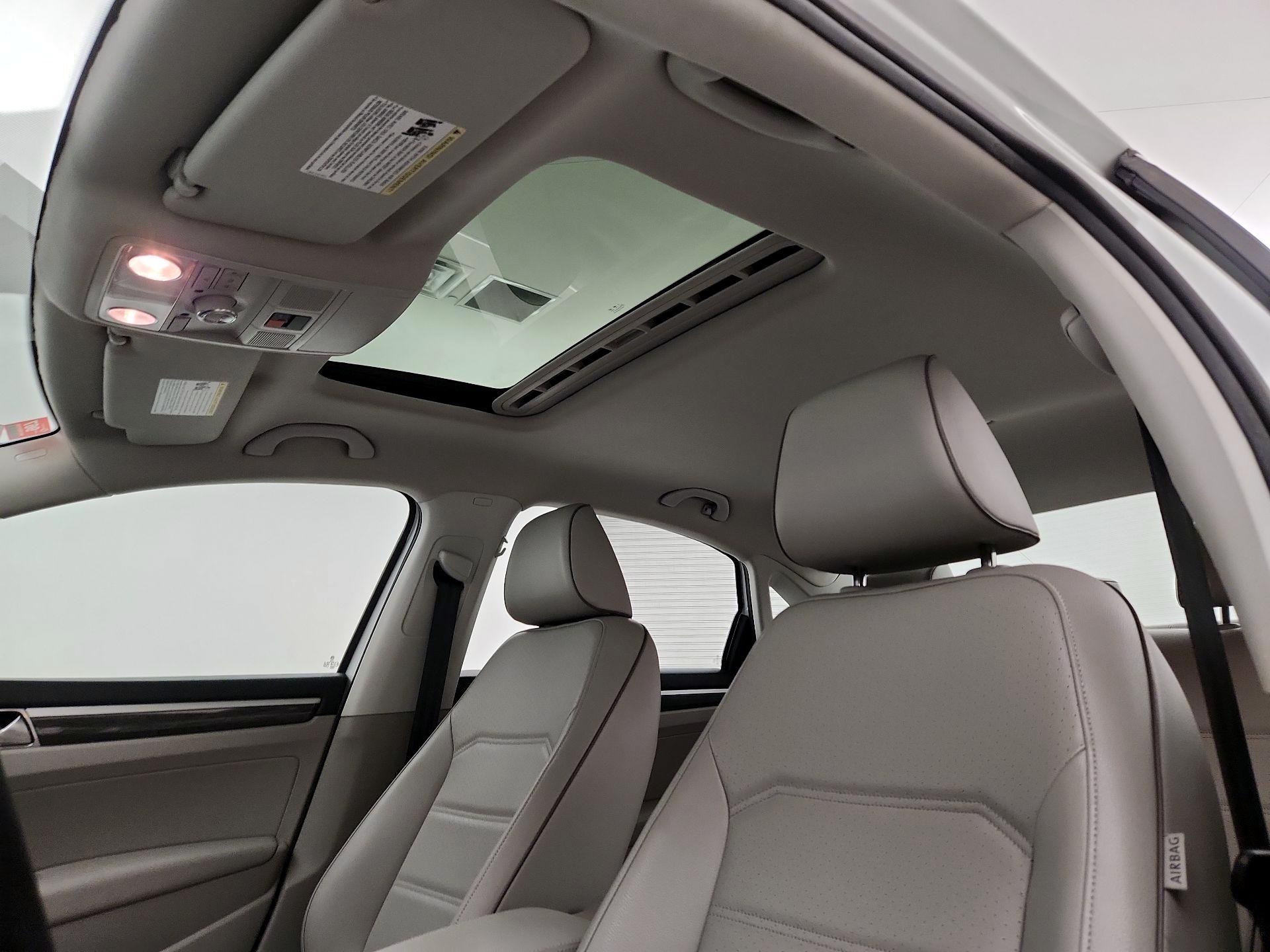 Thumbnail: 2018 Volkswagen Passat - 20