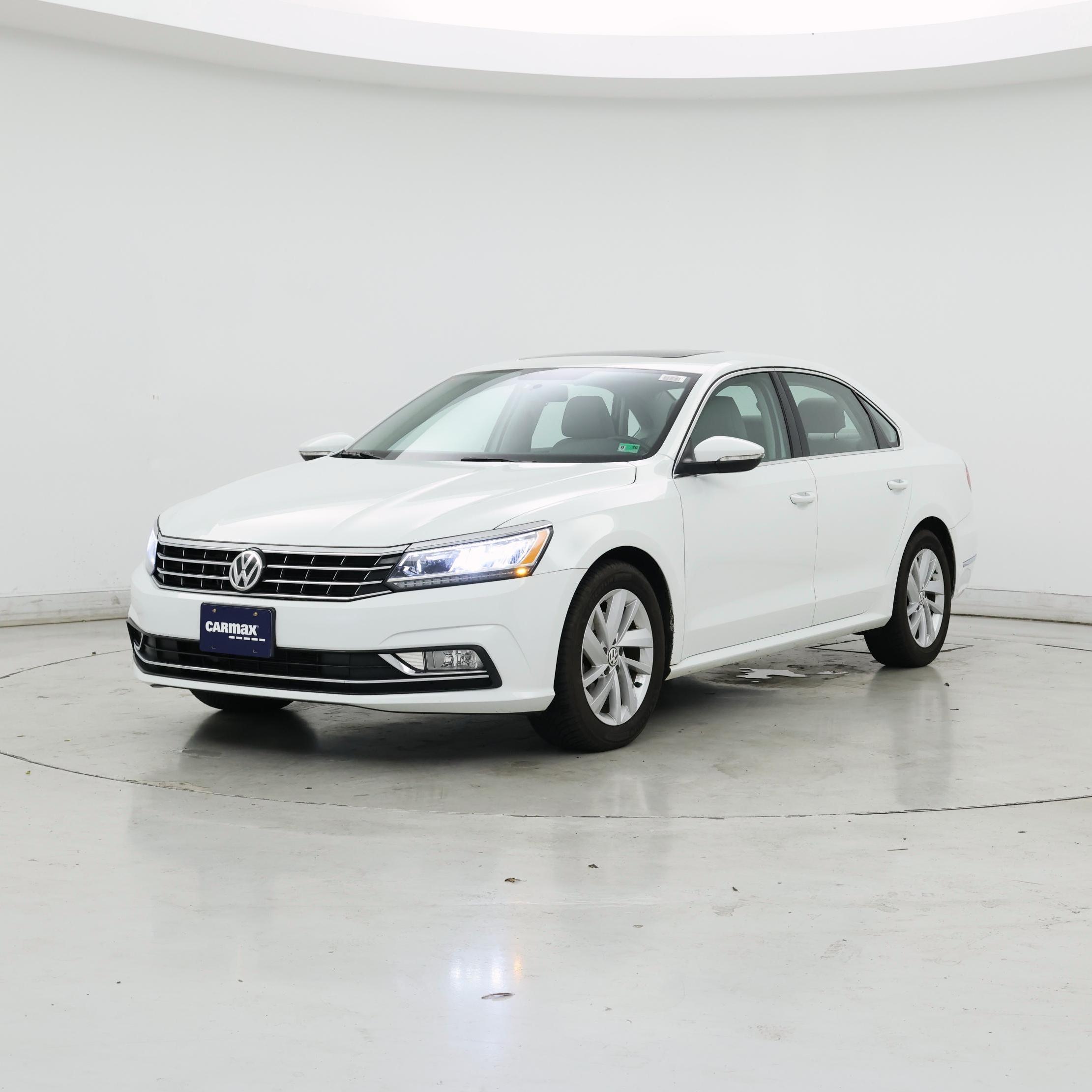 Thumbnail: 2018 Volkswagen Passat - 4