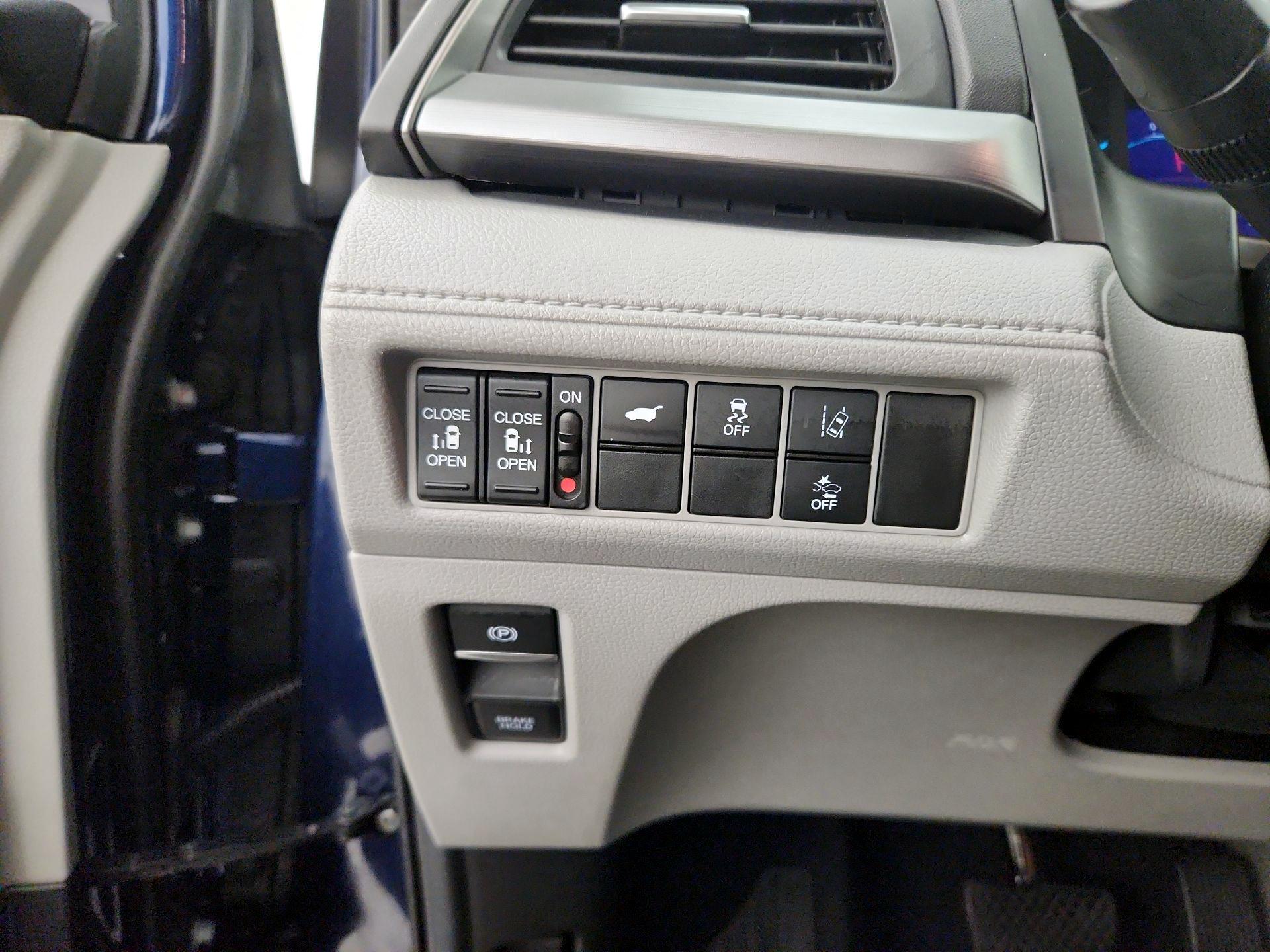Thumbnail: 2019 Honda Odyssey - 13