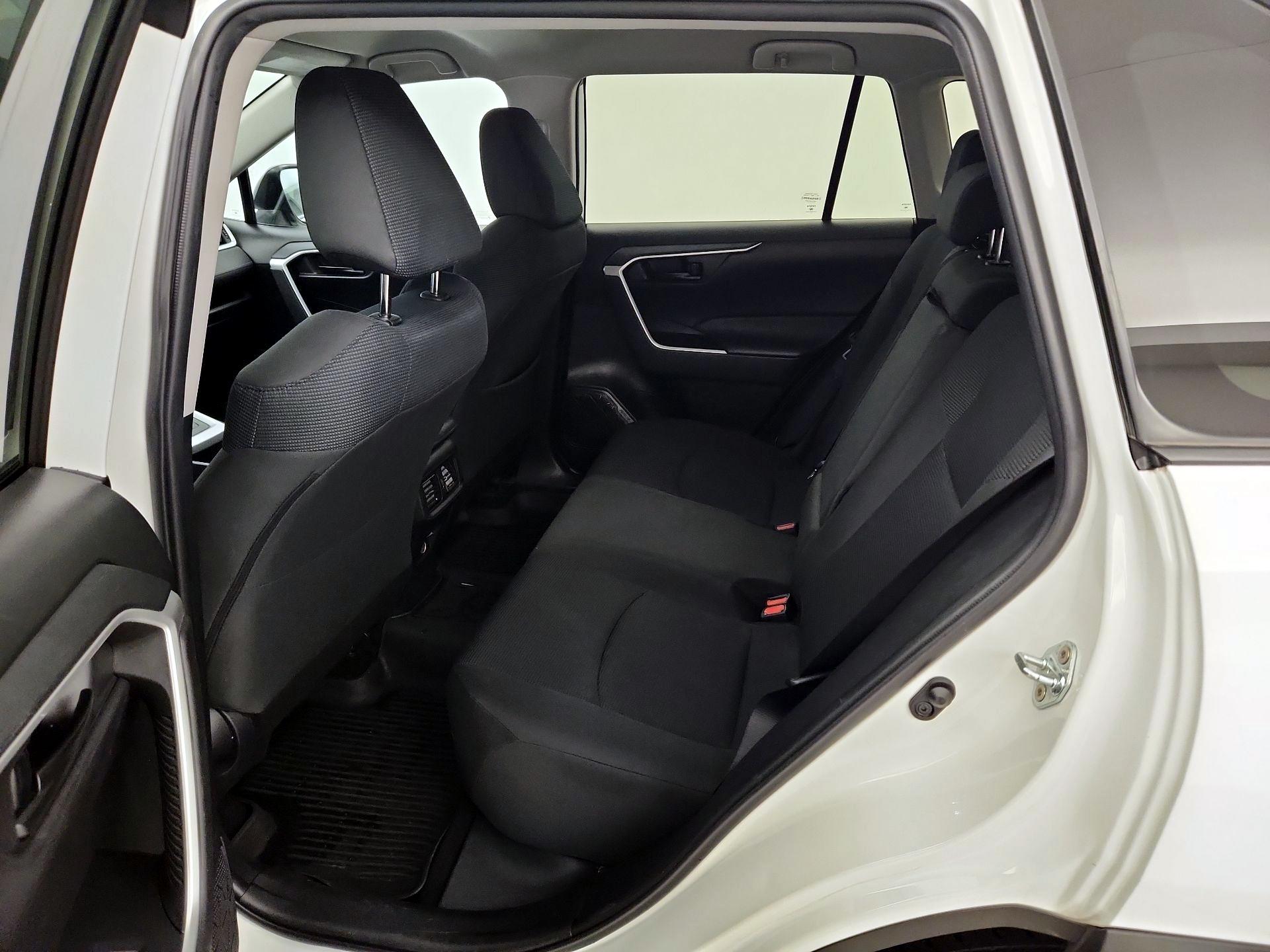Thumbnail: 2022 Toyota RAV4 - 19