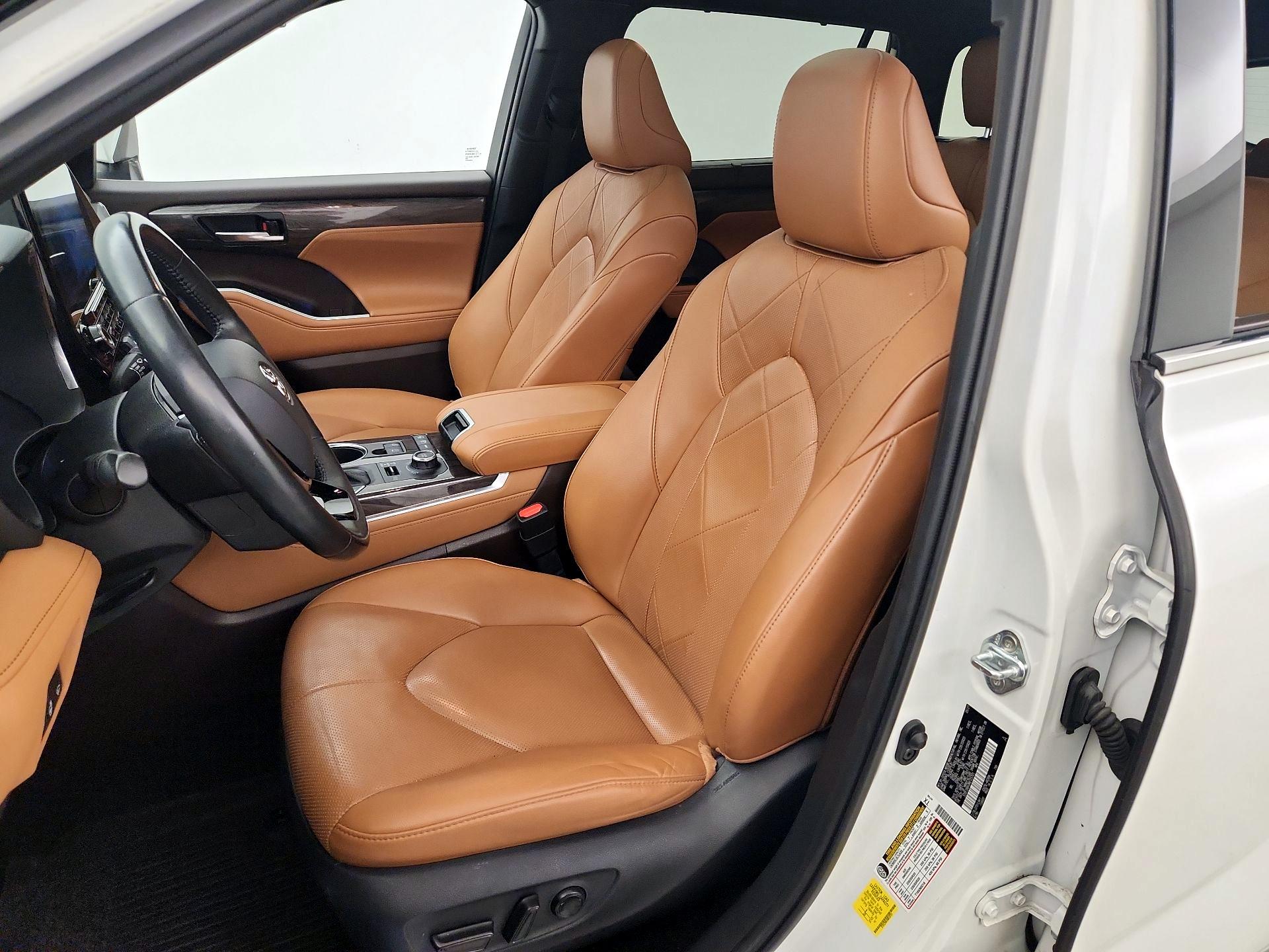 Thumbnail: 2021 Toyota Highlander - 11