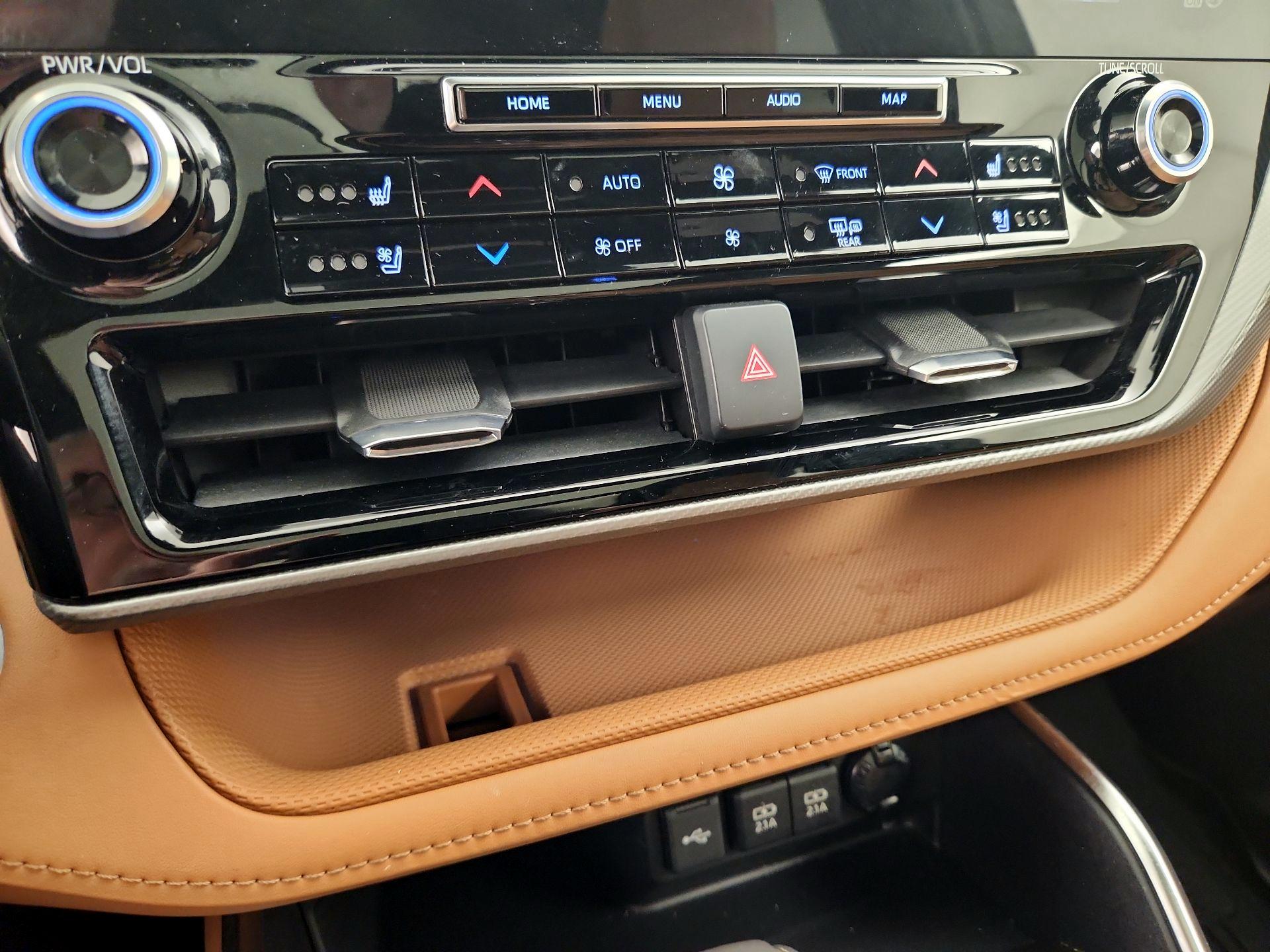 Thumbnail: 2021 Toyota Highlander - 17