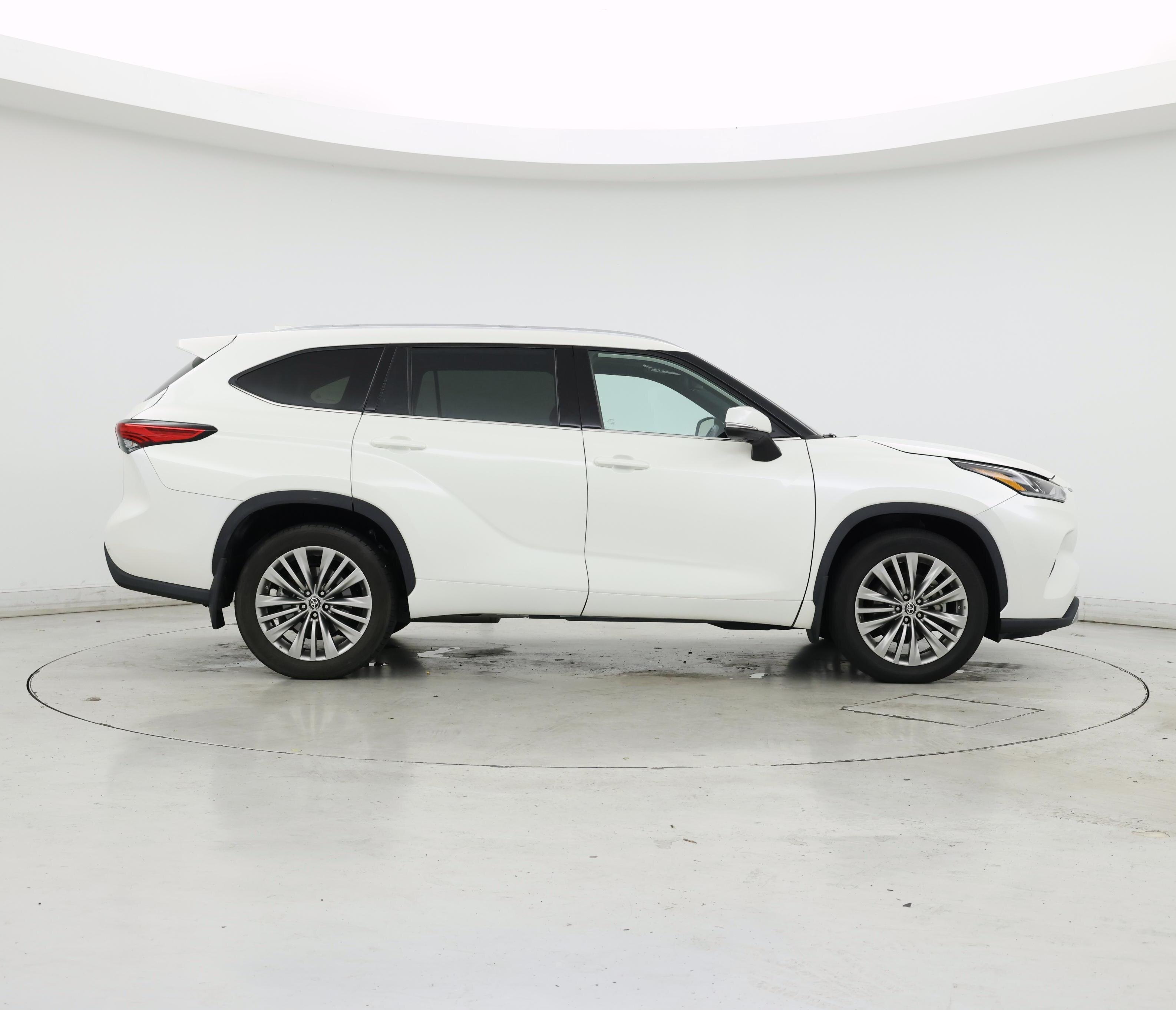 Thumbnail: 2021 Toyota Highlander - 7