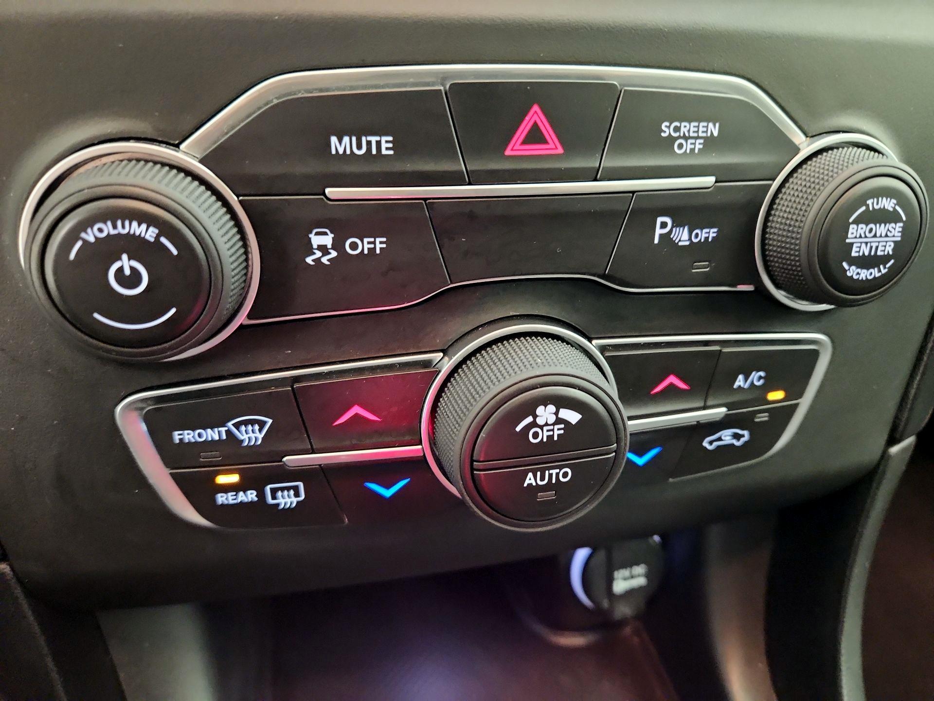 Thumbnail: 2019 Dodge Charger - 16