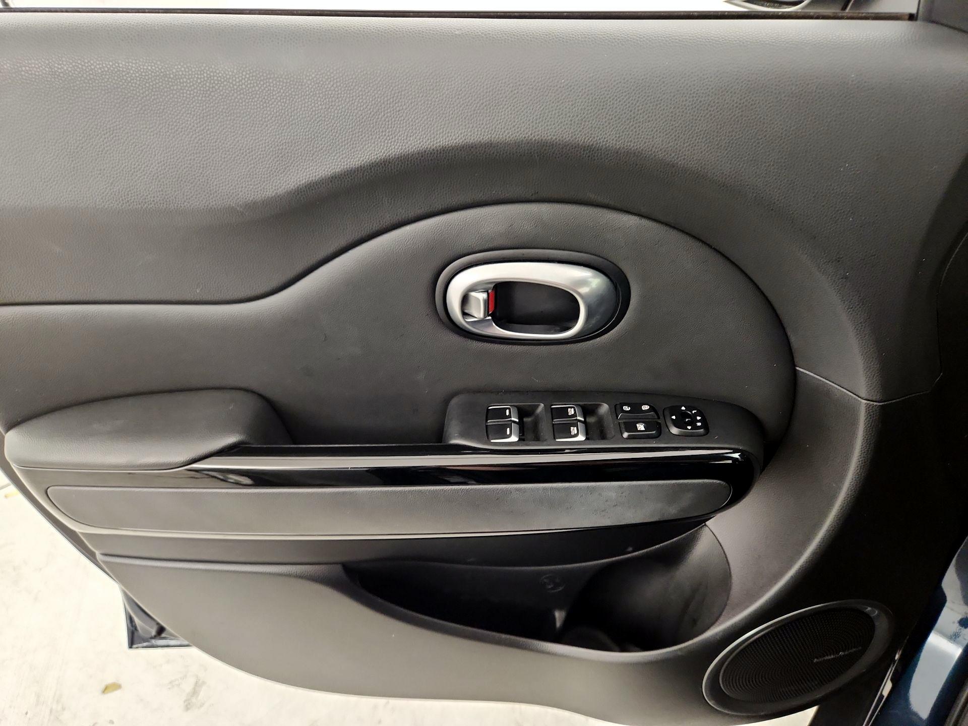 Thumbnail: 2017 Kia Soul - 12