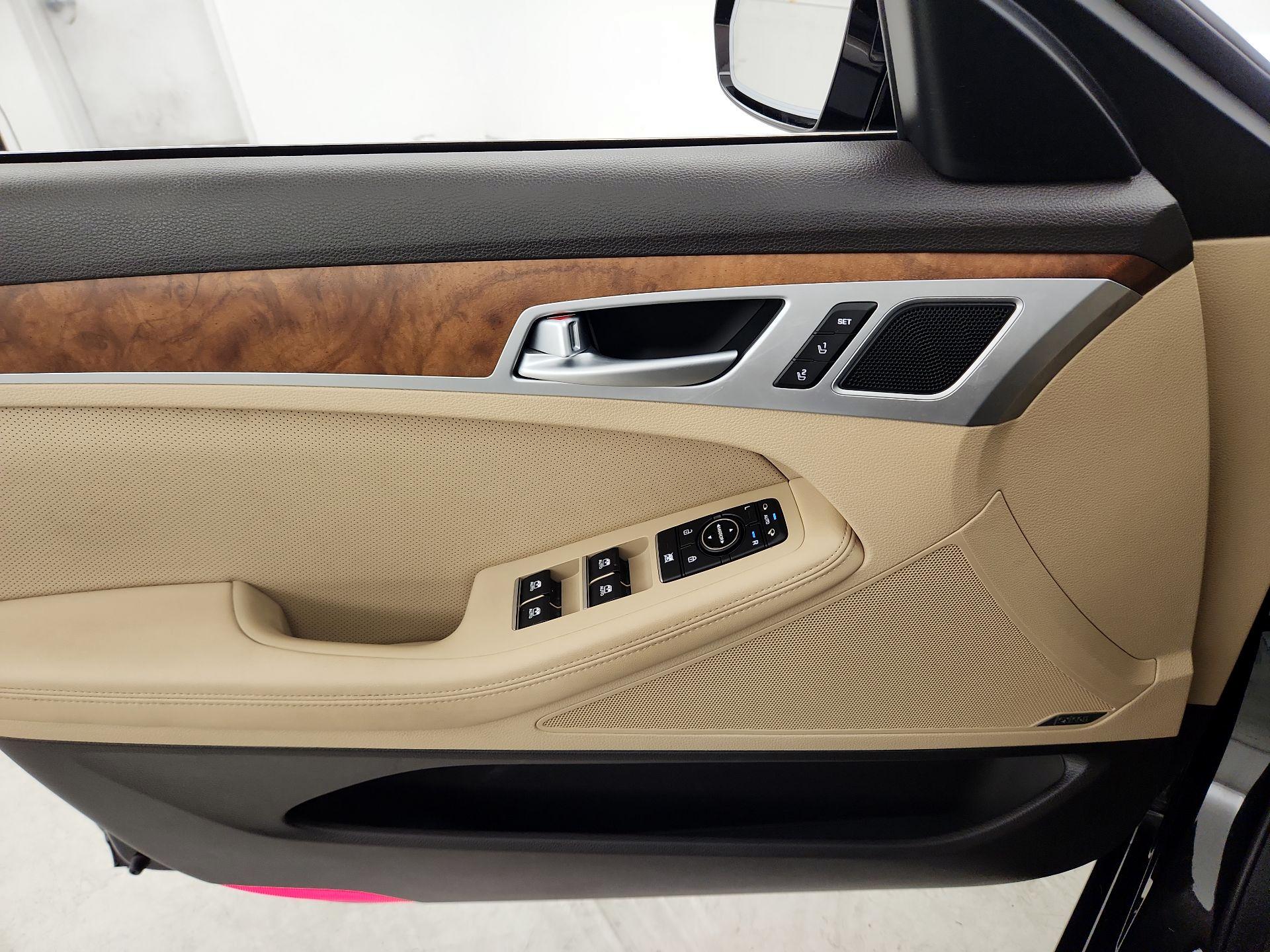 Thumbnail: 2015 Hyundai Genesis - 12