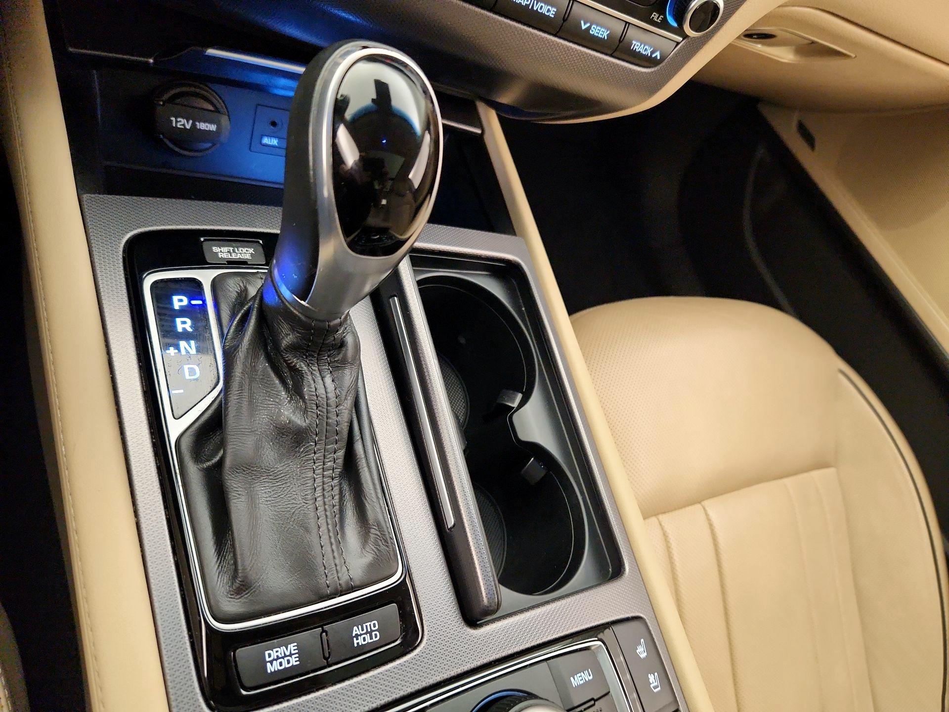 Thumbnail: 2015 Hyundai Genesis - 18