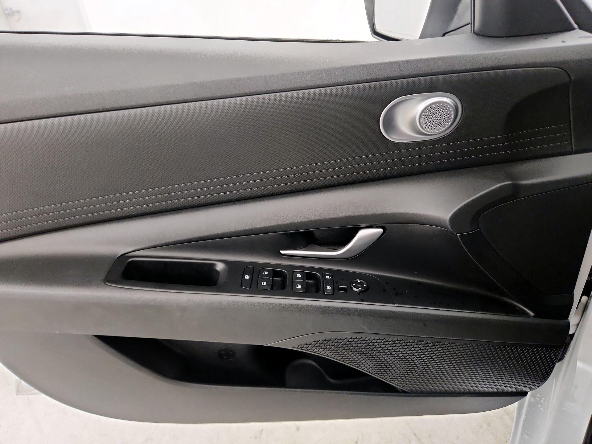 Thumbnail: 2023 Hyundai Elantra - 12