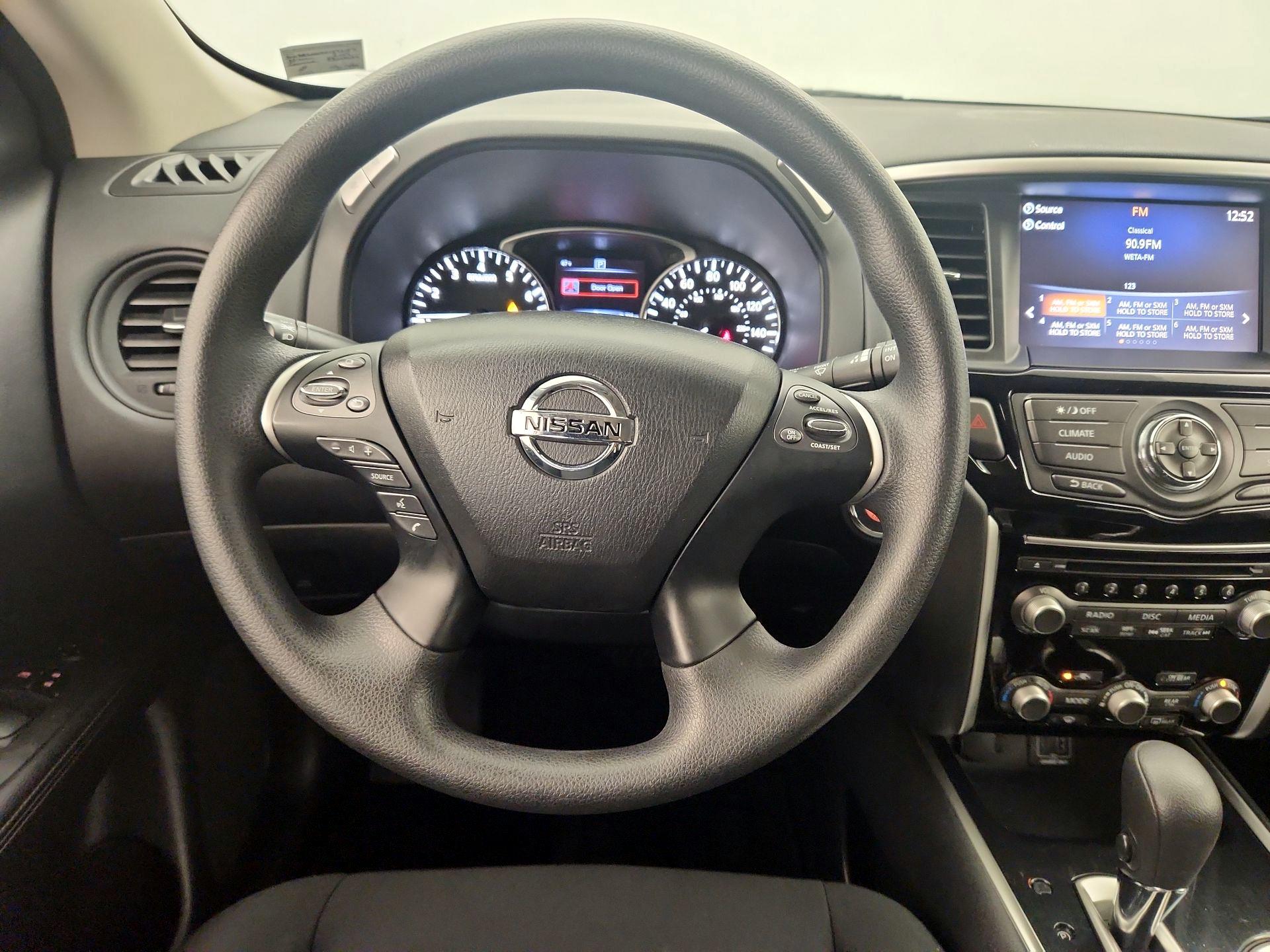 Thumbnail: 2019 Nissan Pathfinder - 10