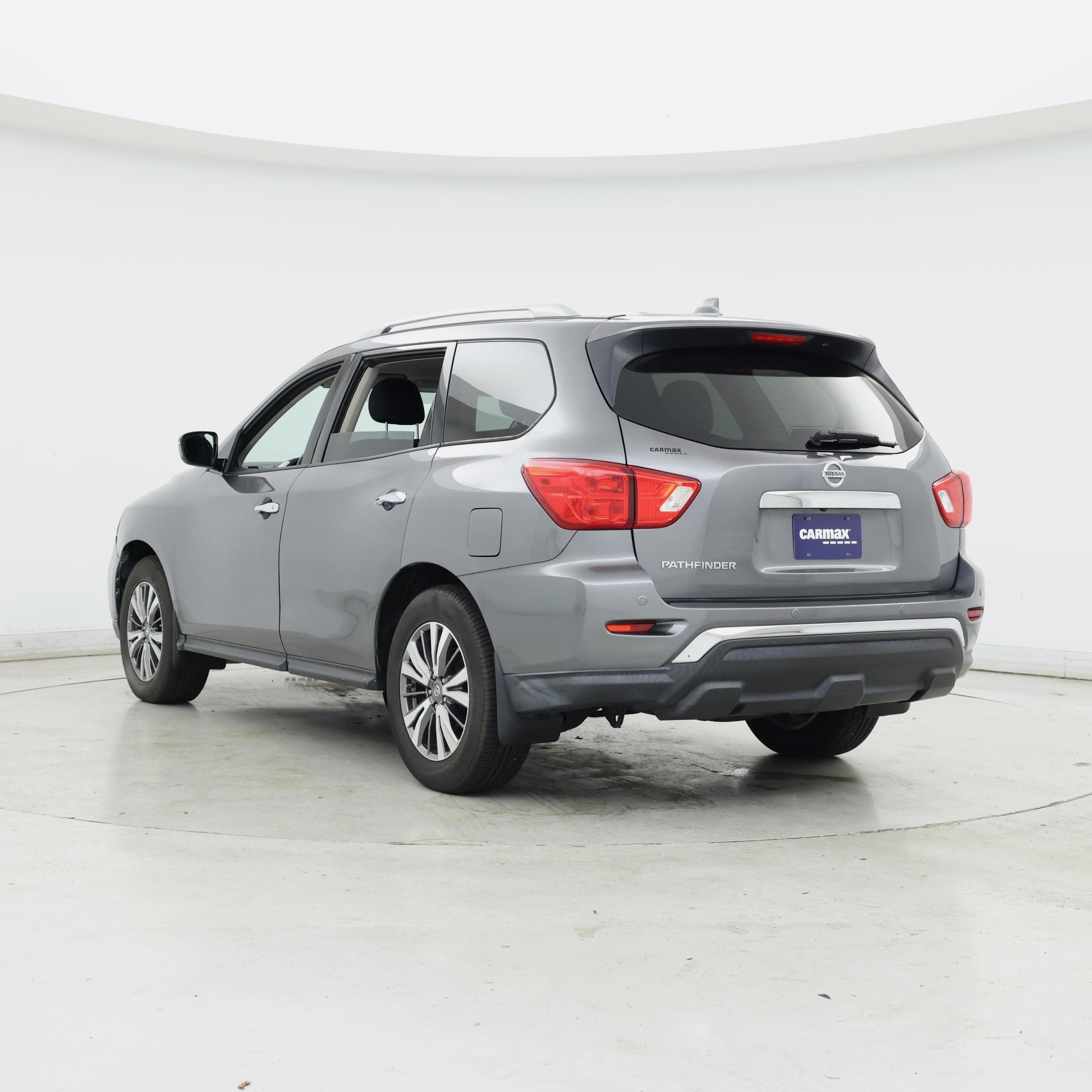 Thumbnail: 2019 Nissan Pathfinder - 2