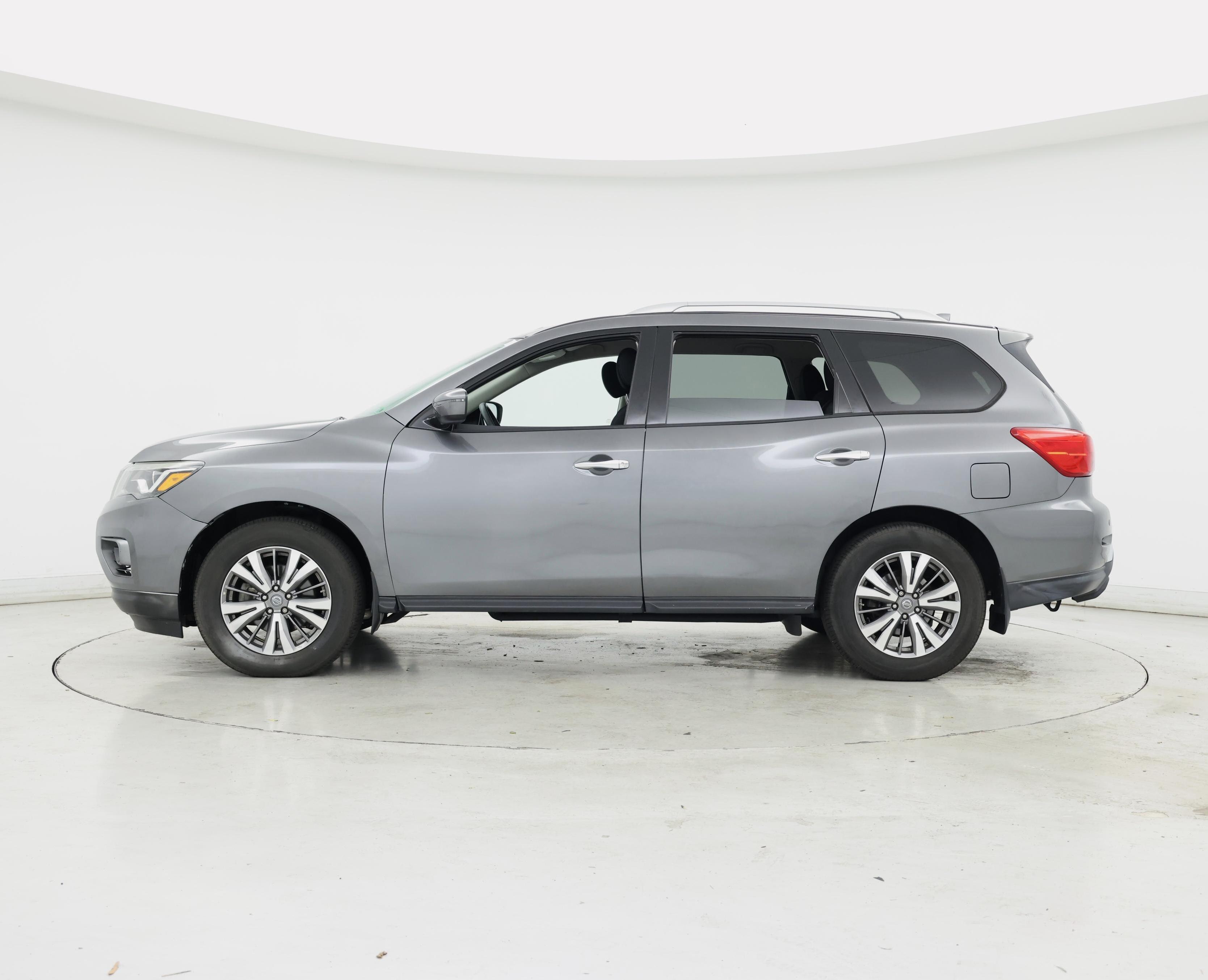 Thumbnail: 2019 Nissan Pathfinder - 3