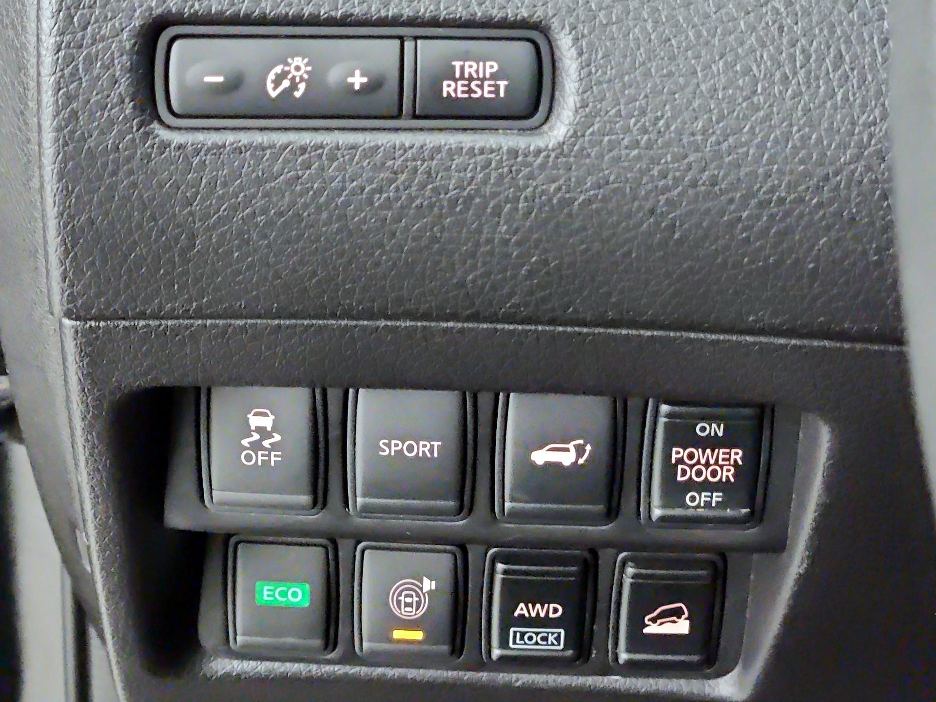 Thumbnail: 2016 Nissan Rogue - 13