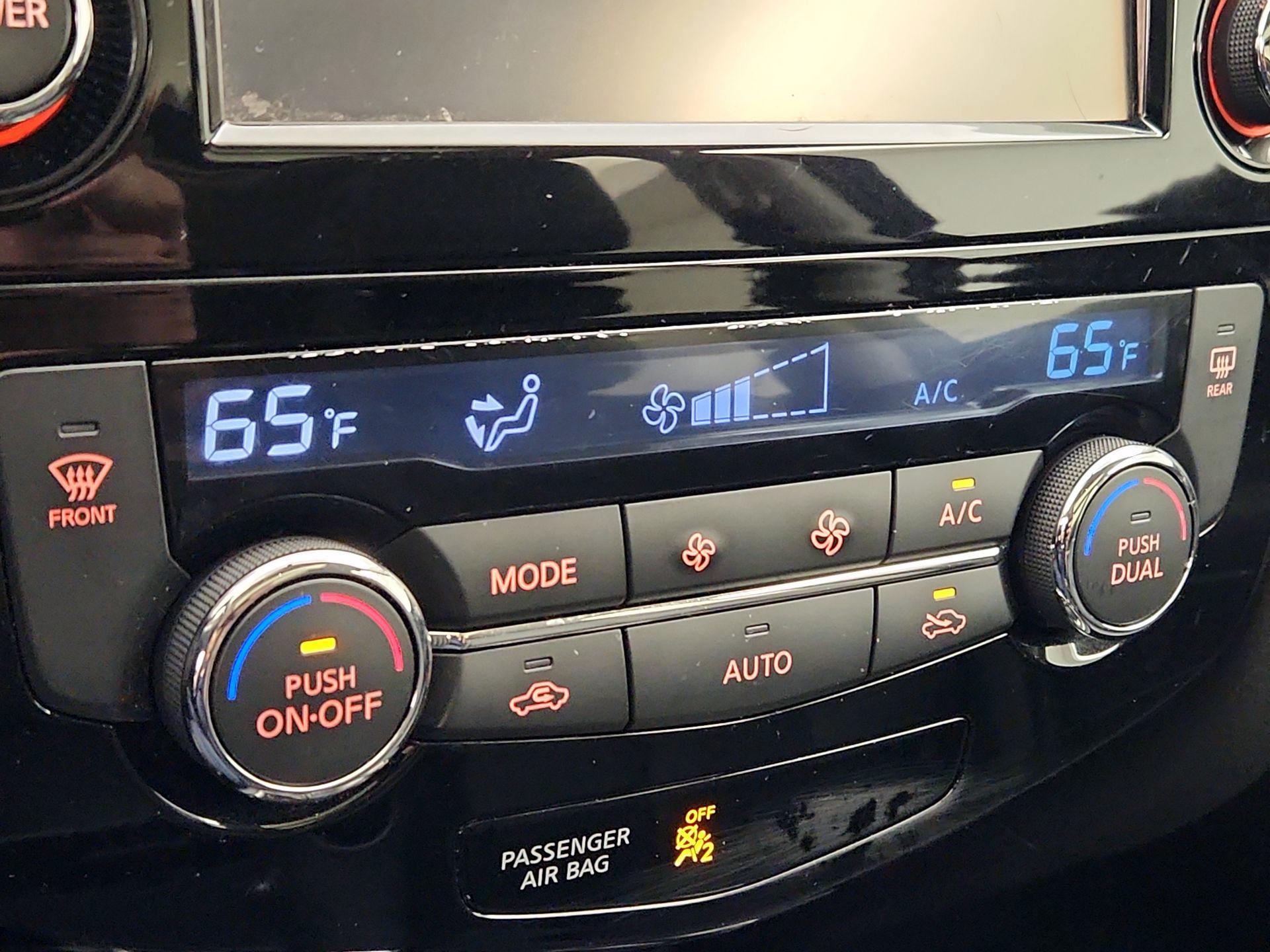 Thumbnail: 2016 Nissan Rogue - 17