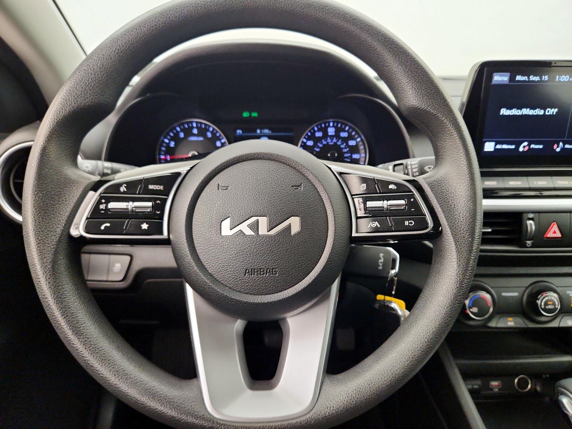 Thumbnail: 2022 Kia Forte - 10