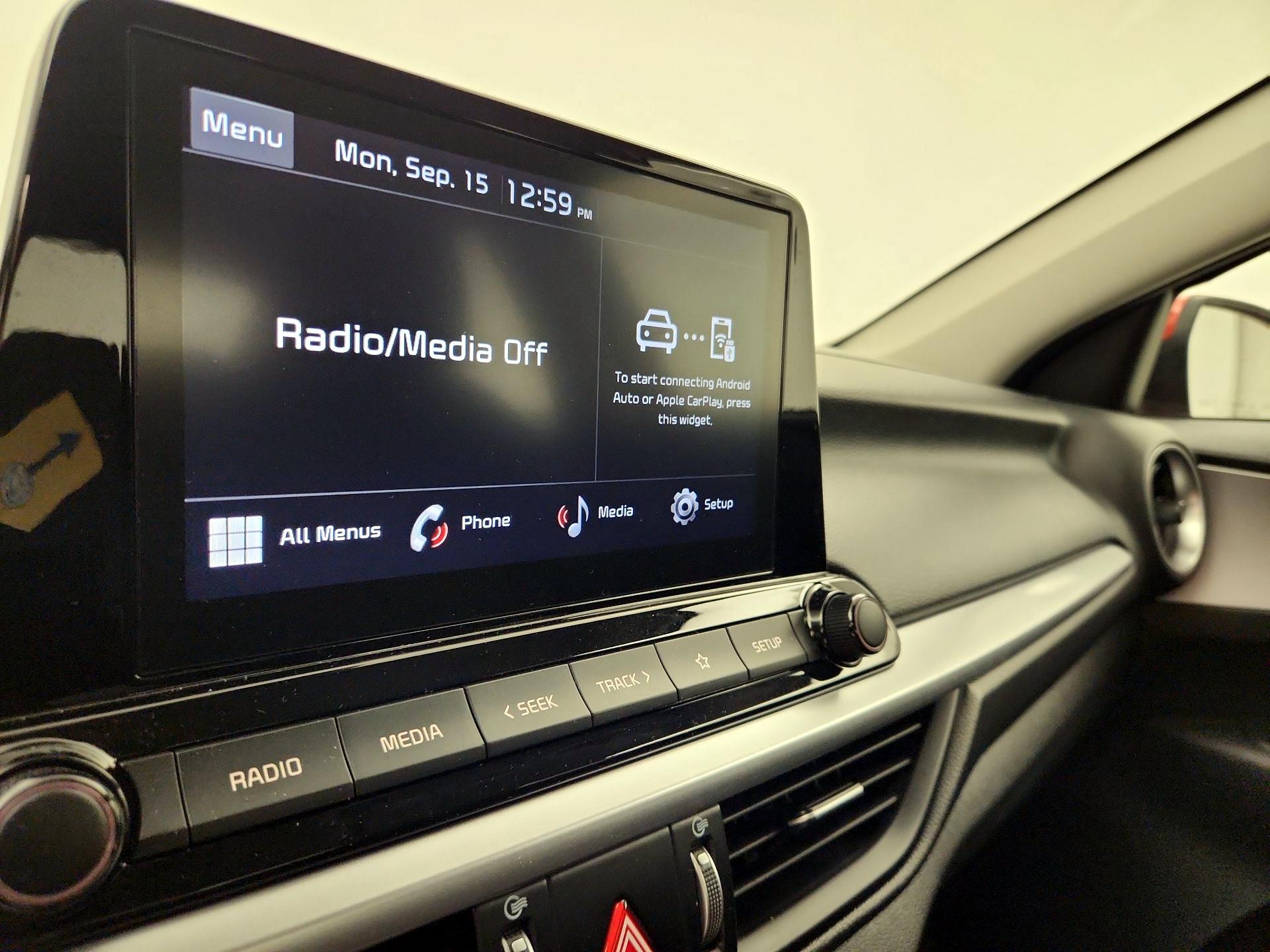 Thumbnail: 2022 Kia Forte - 15